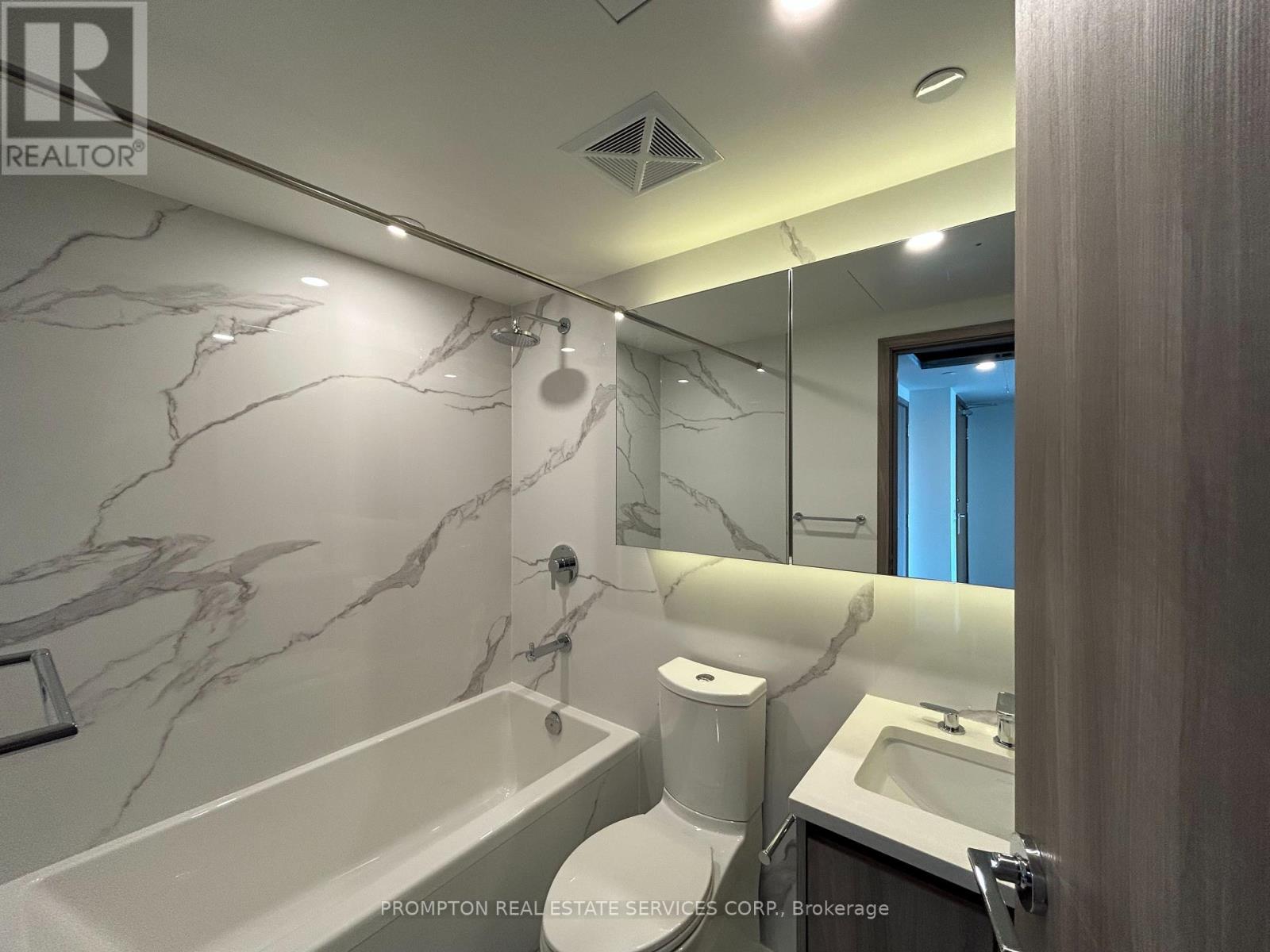 3701 - 3 Concord Cityplace Way, Toronto (Waterfront Communities), Ontario  M5V 0X4 - Photo 19 - C12217830