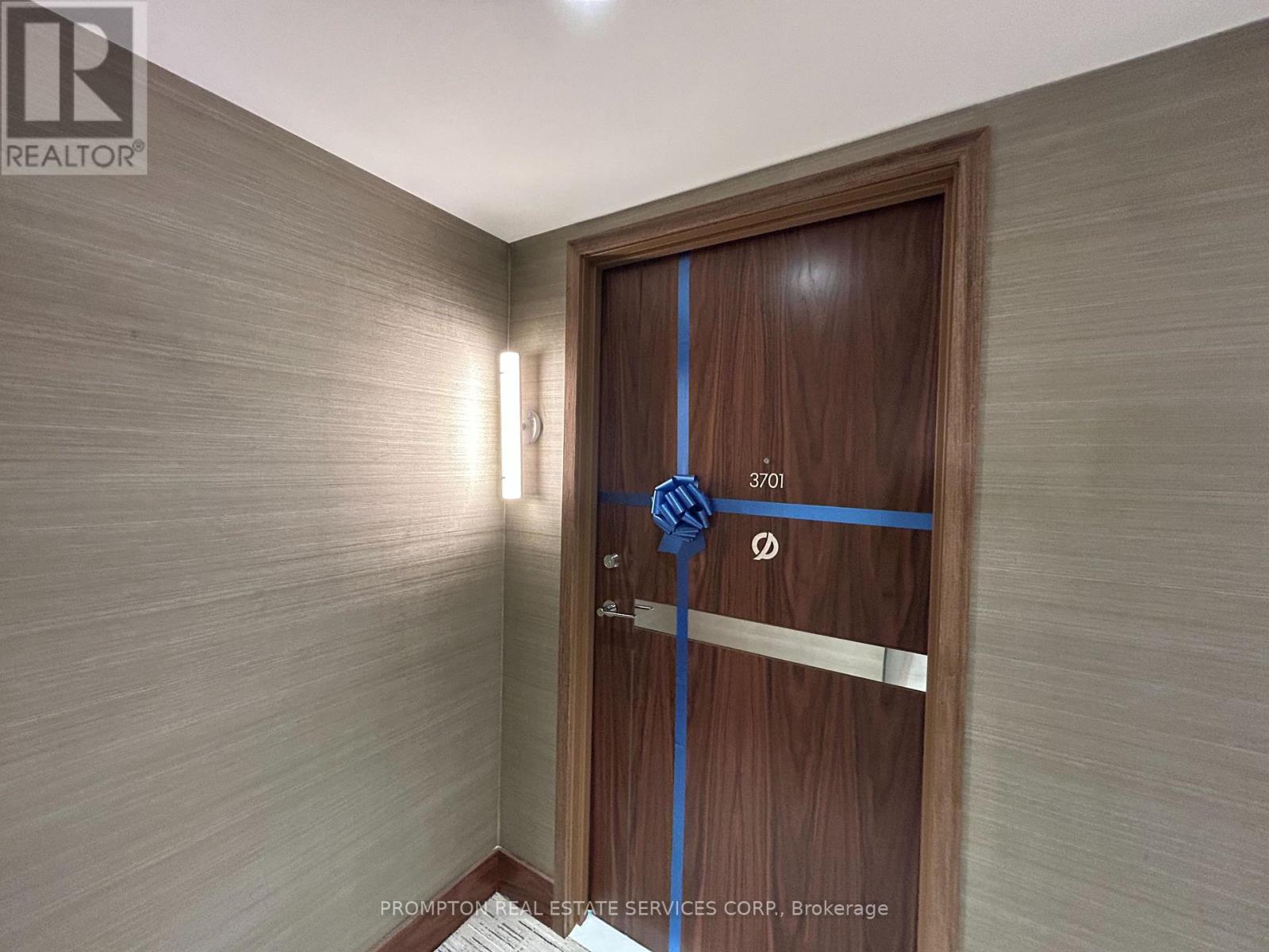 3701 - 3 Concord Cityplace Way, Toronto (Waterfront Communities), Ontario  M5V 0X4 - Photo 6 - C12217830