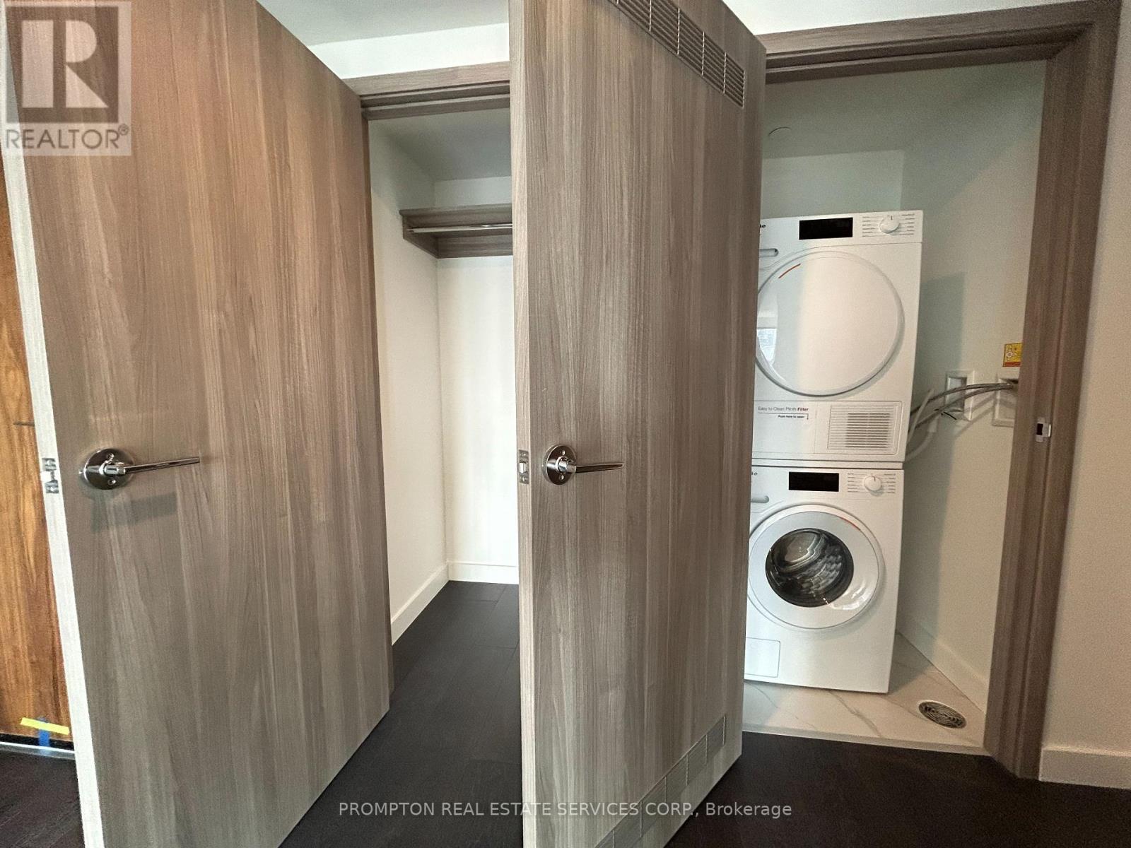 3701 - 3 Concord Cityplace Way, Toronto (Waterfront Communities), Ontario  M5V 0X4 - Photo 8 - C12217830
