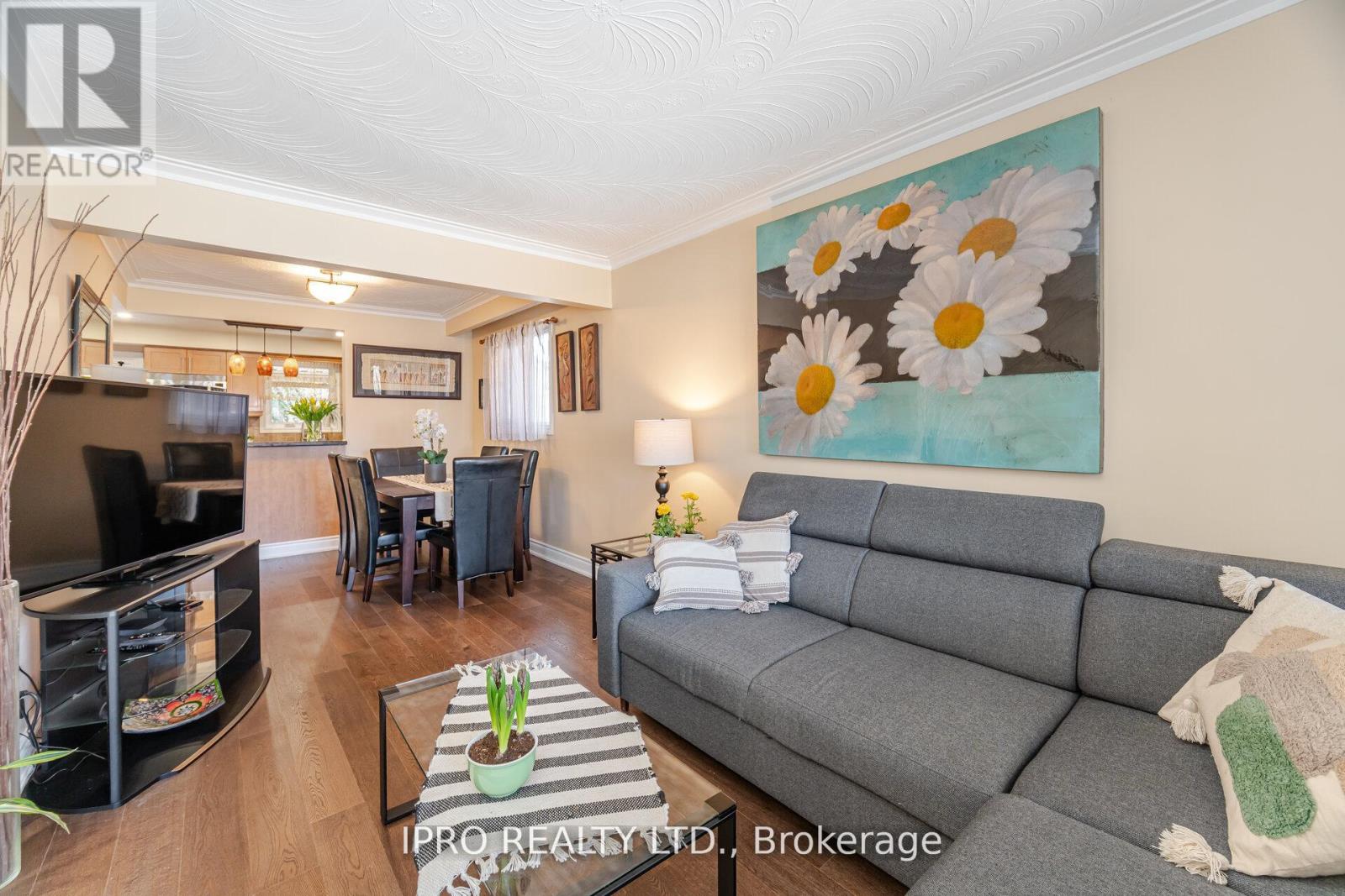 469 St Johns Road, Toronto, Ontario  M6S 2L4 - Photo 2 - W12159930