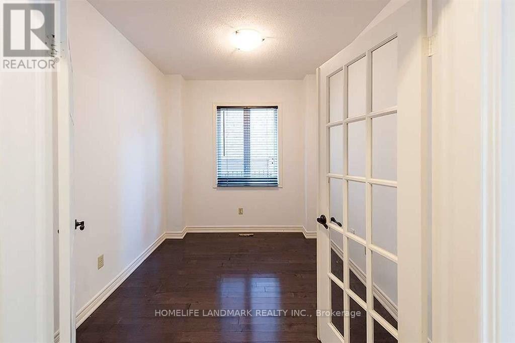 Upper - 221 Tonner Crescent, Aurora, Ontario  L4G 7T6 - Photo 14 - N12217810