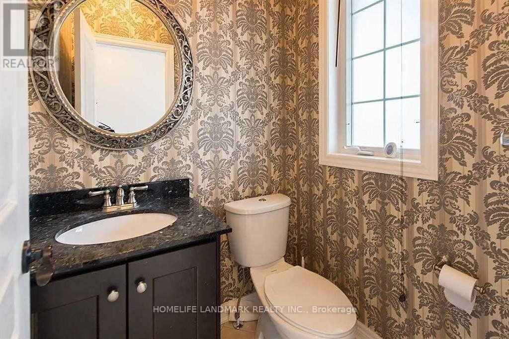 Upper - 221 Tonner Crescent, Aurora, Ontario  L4G 7T6 - Photo 15 - N12217810