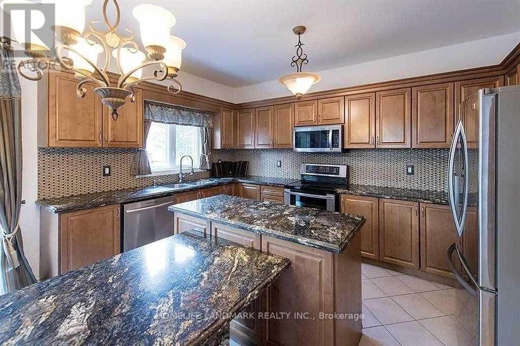 Upper - 221 Tonner Crescent, Aurora, Ontario  L4G 7T6 - Photo 2 - N12217810