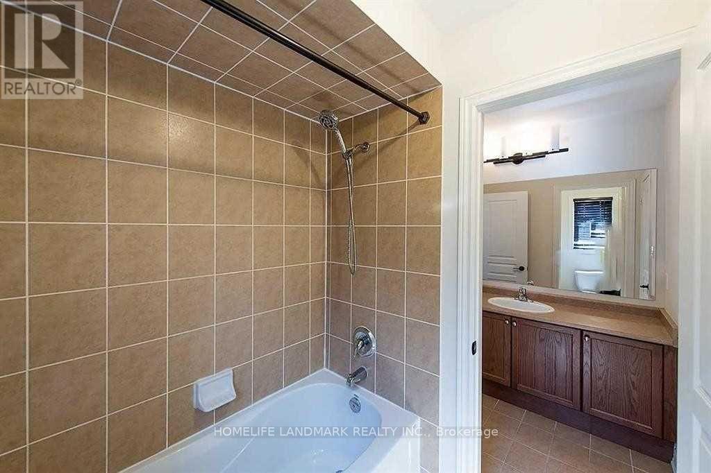Upper - 221 Tonner Crescent, Aurora, Ontario  L4G 7T6 - Photo 25 - N12217810