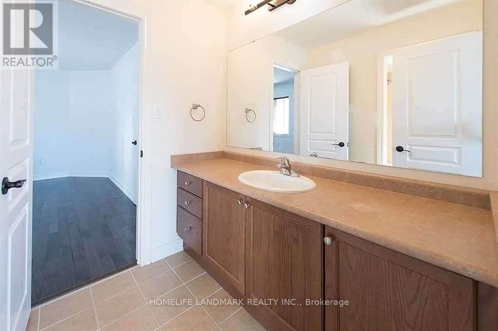 Upper - 221 Tonner Crescent, Aurora, Ontario  L4G 7T6 - Photo 34 - N12217810