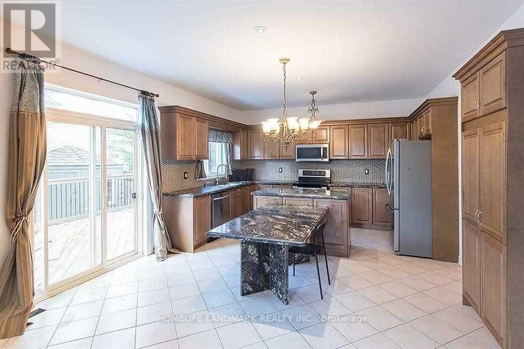Upper - 221 Tonner Crescent, Aurora, Ontario  L4G 7T6 - Photo 4 - N12217810