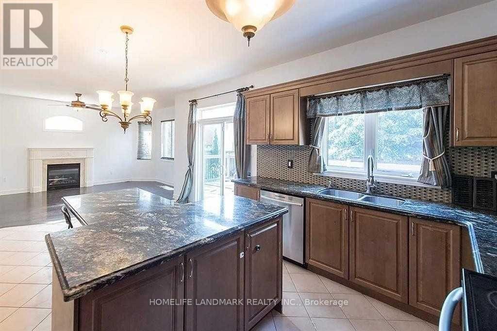 Upper - 221 Tonner Crescent, Aurora, Ontario  L4G 7T6 - Photo 6 - N12217810