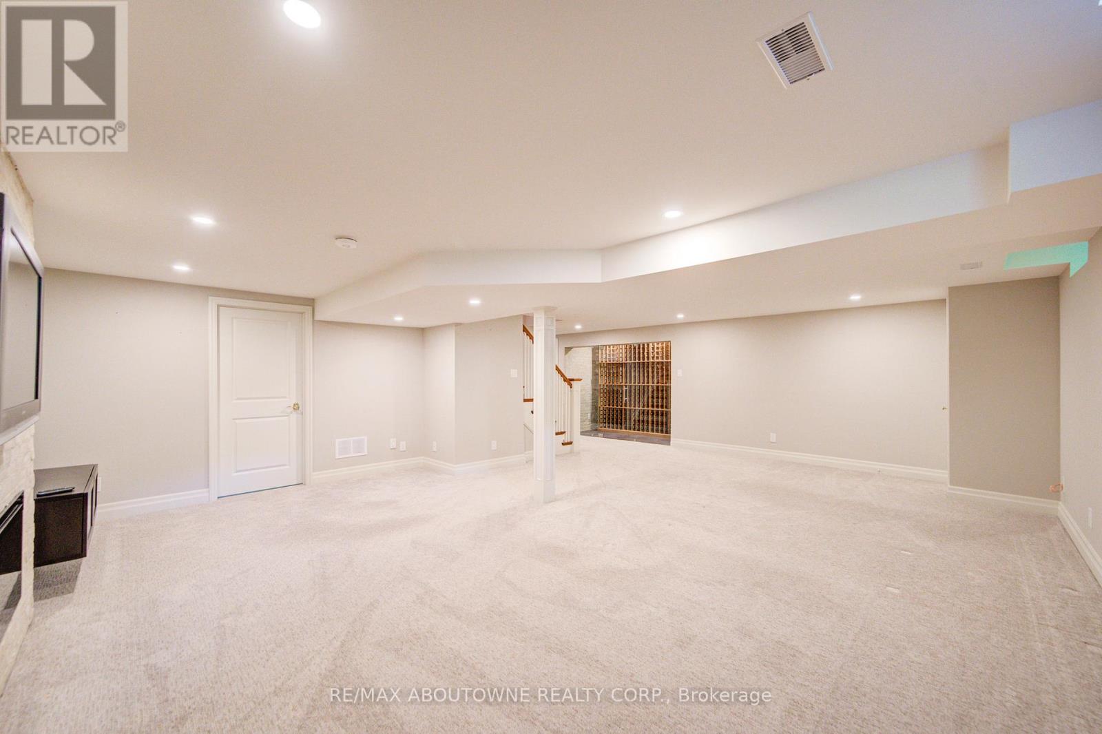 1470 Caulder Drive, Oakville, Ontario  L6J 5S9 - Photo 42 - W12217792