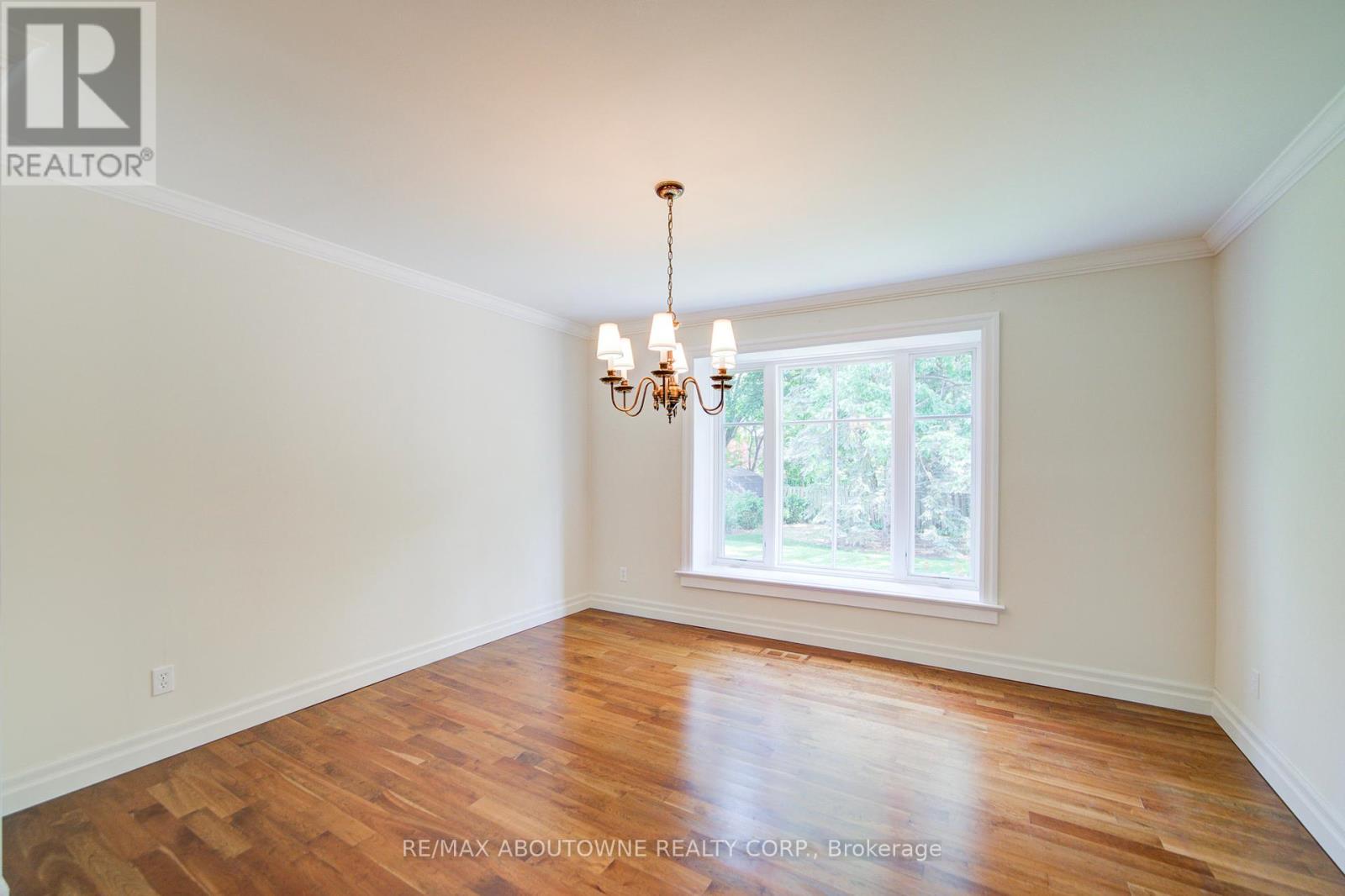 1470 Caulder Drive, Oakville, Ontario  L6J 5S9 - Photo 8 - W12217792