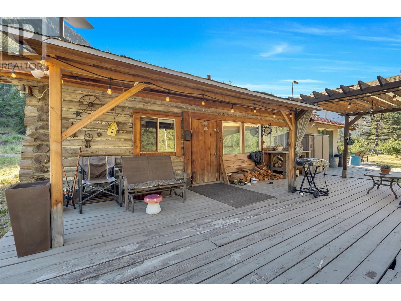 1840 Highway 3, Princeton, British Columbia  V0X 1W0 - Photo 2 - 10351607