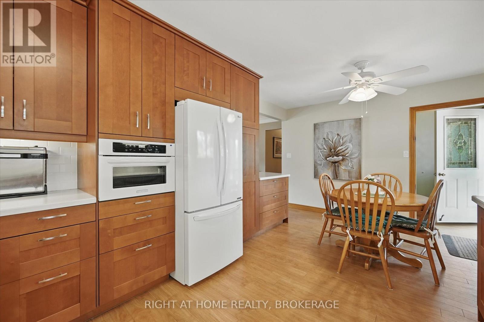 253 Nakoma Road, Hamilton, Ontario  L9G 1S8 - Photo 11 - X12217815
