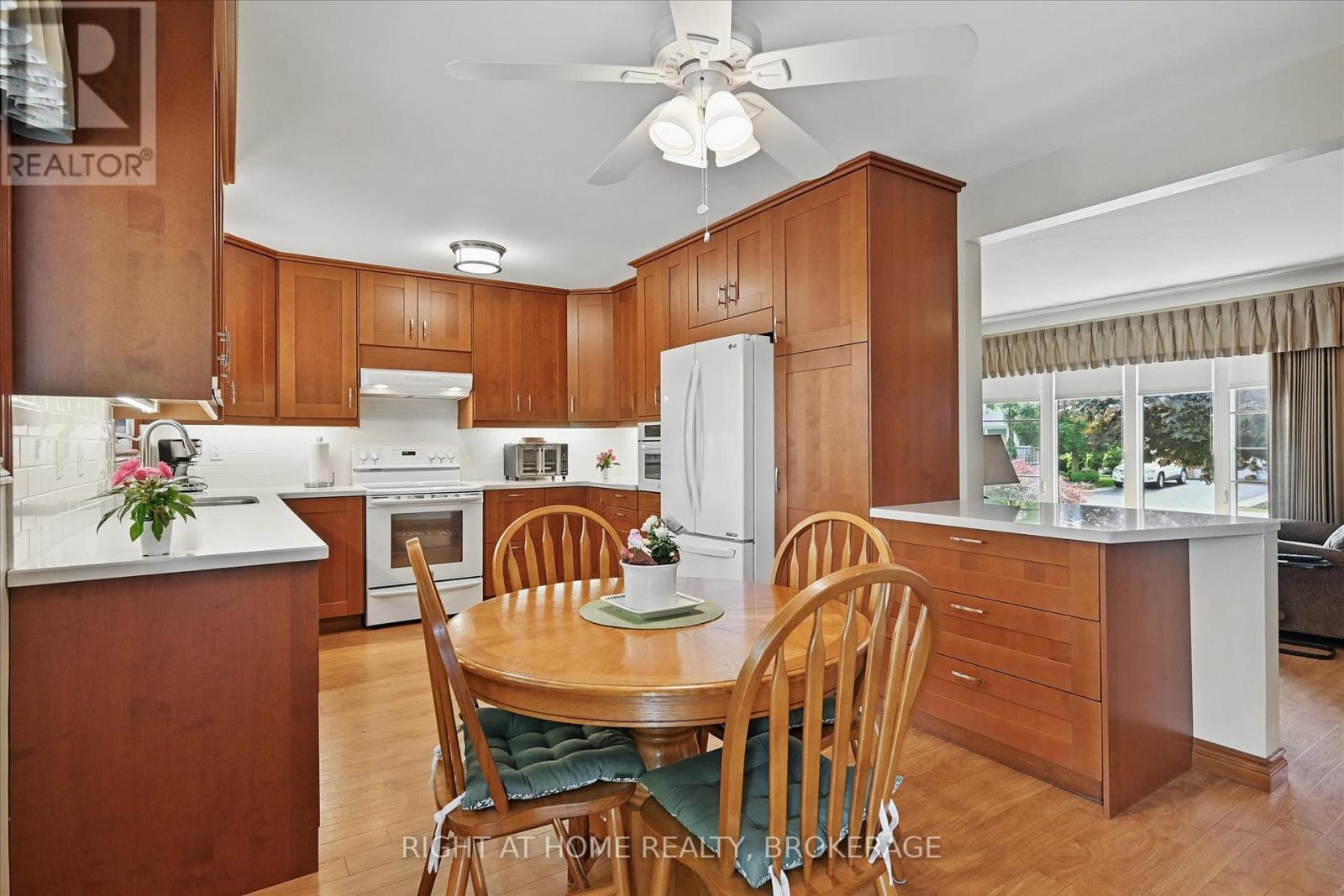 253 Nakoma Road, Hamilton, Ontario  L9G 1S8 - Photo 12 - X12217815