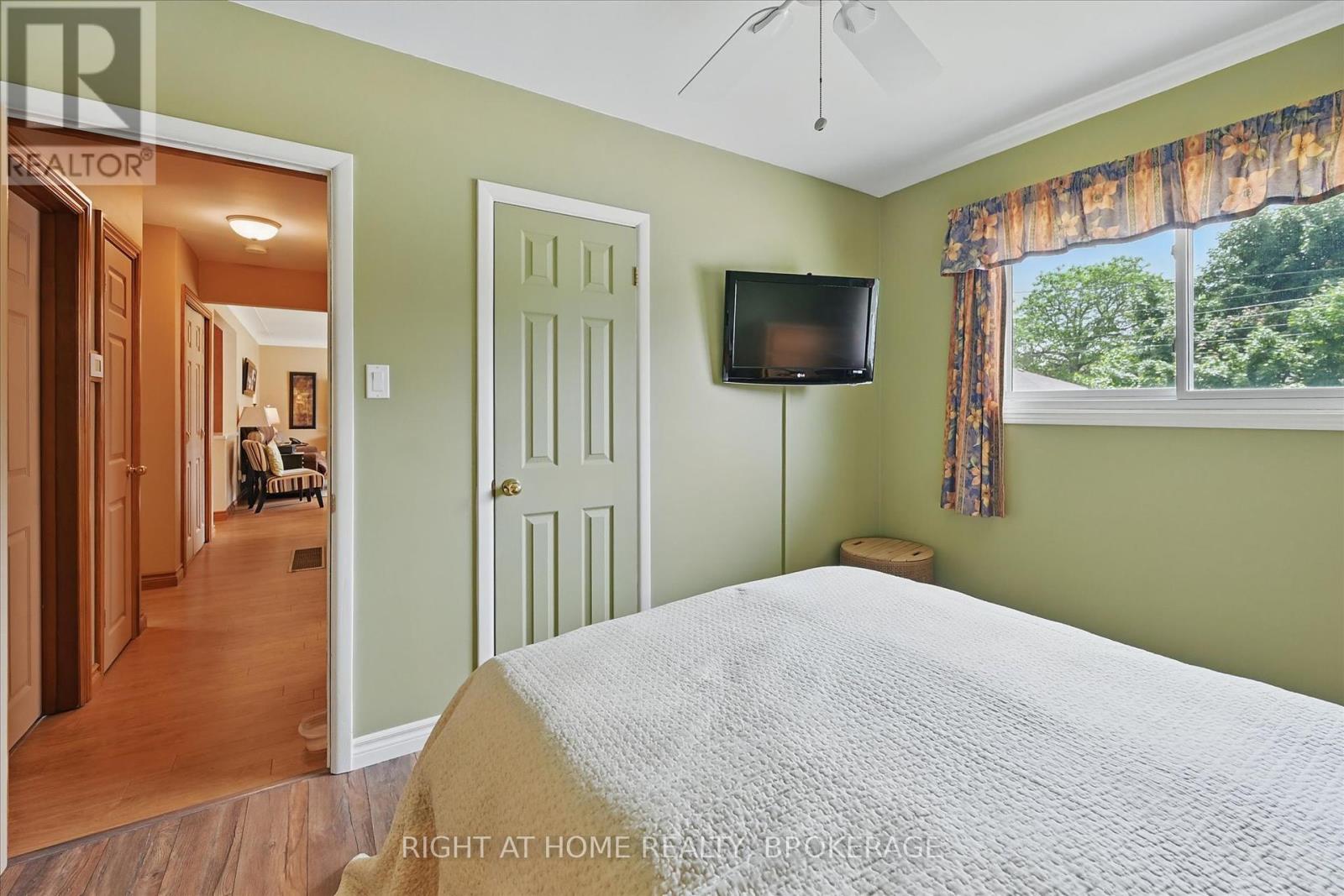 253 Nakoma Road, Hamilton, Ontario  L9G 1S8 - Photo 15 - X12217815