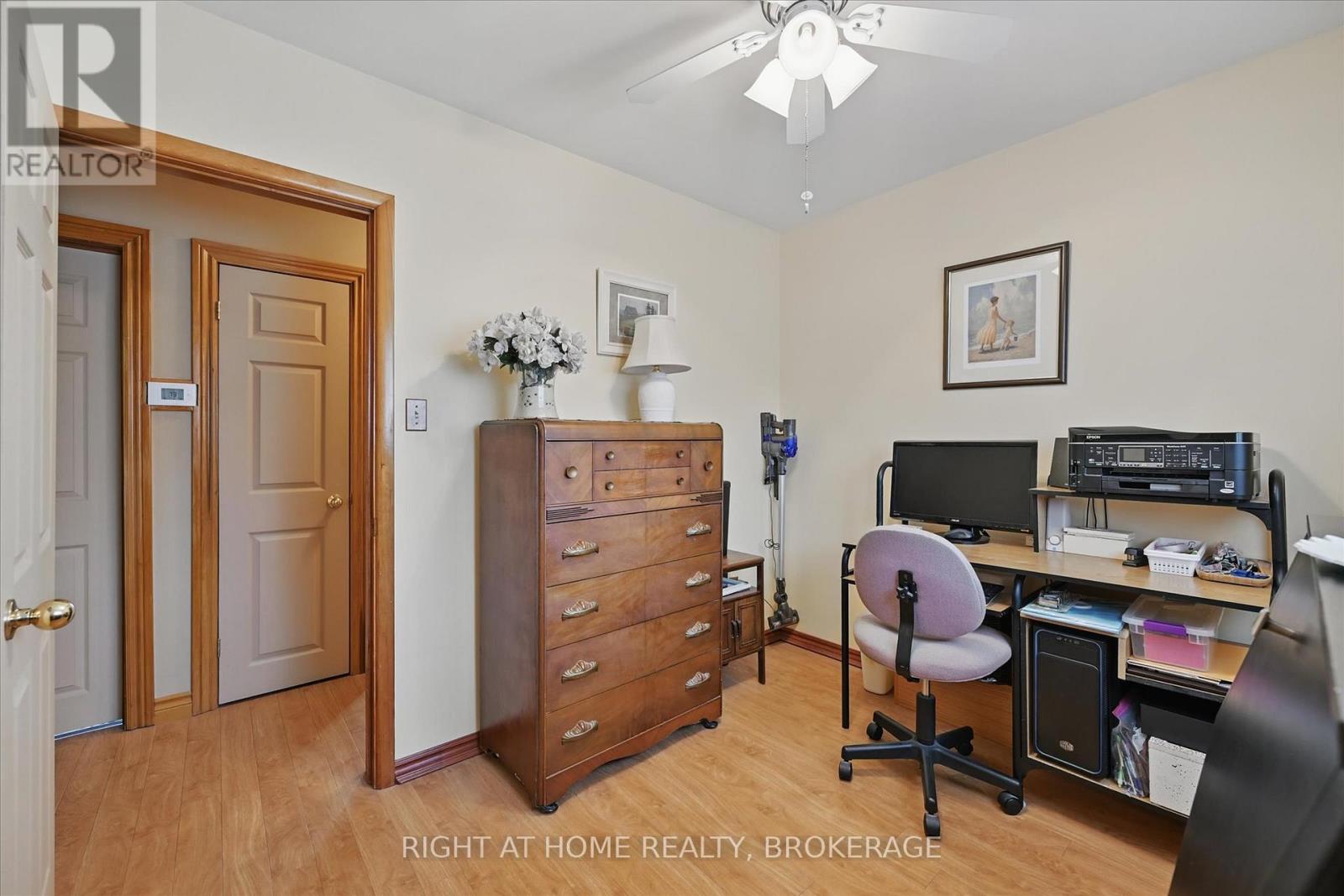 253 Nakoma Road, Hamilton, Ontario  L9G 1S8 - Photo 17 - X12217815