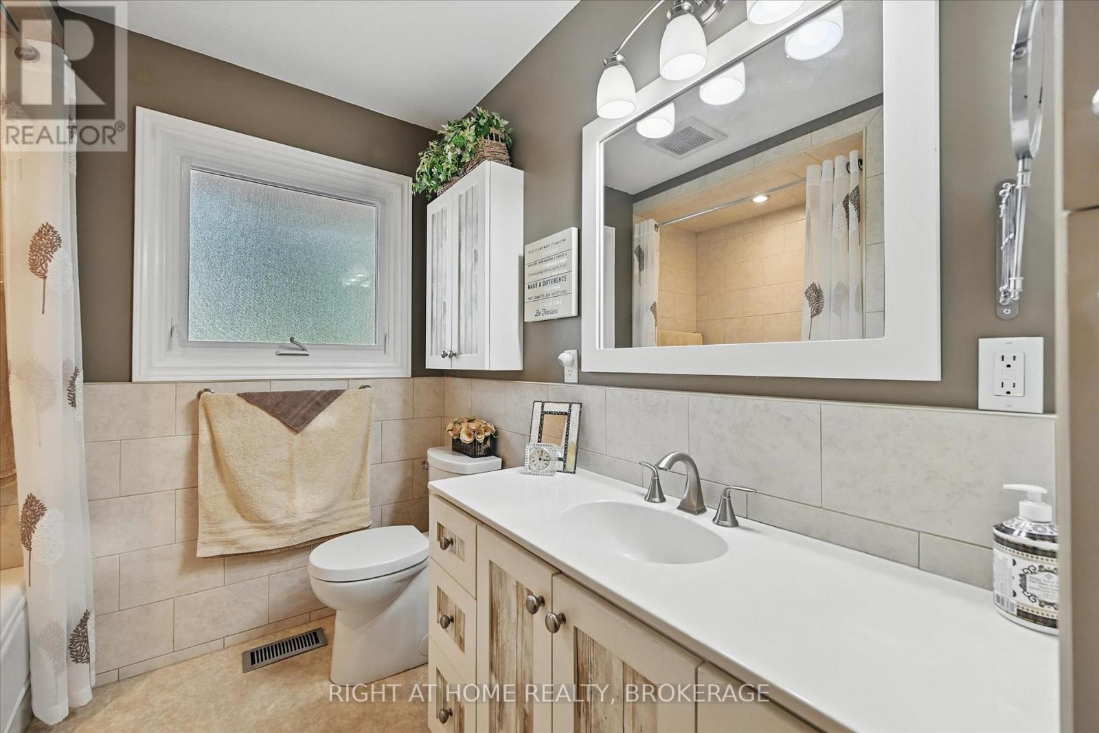 253 Nakoma Road, Hamilton, Ontario  L9G 1S8 - Photo 21 - X12217815