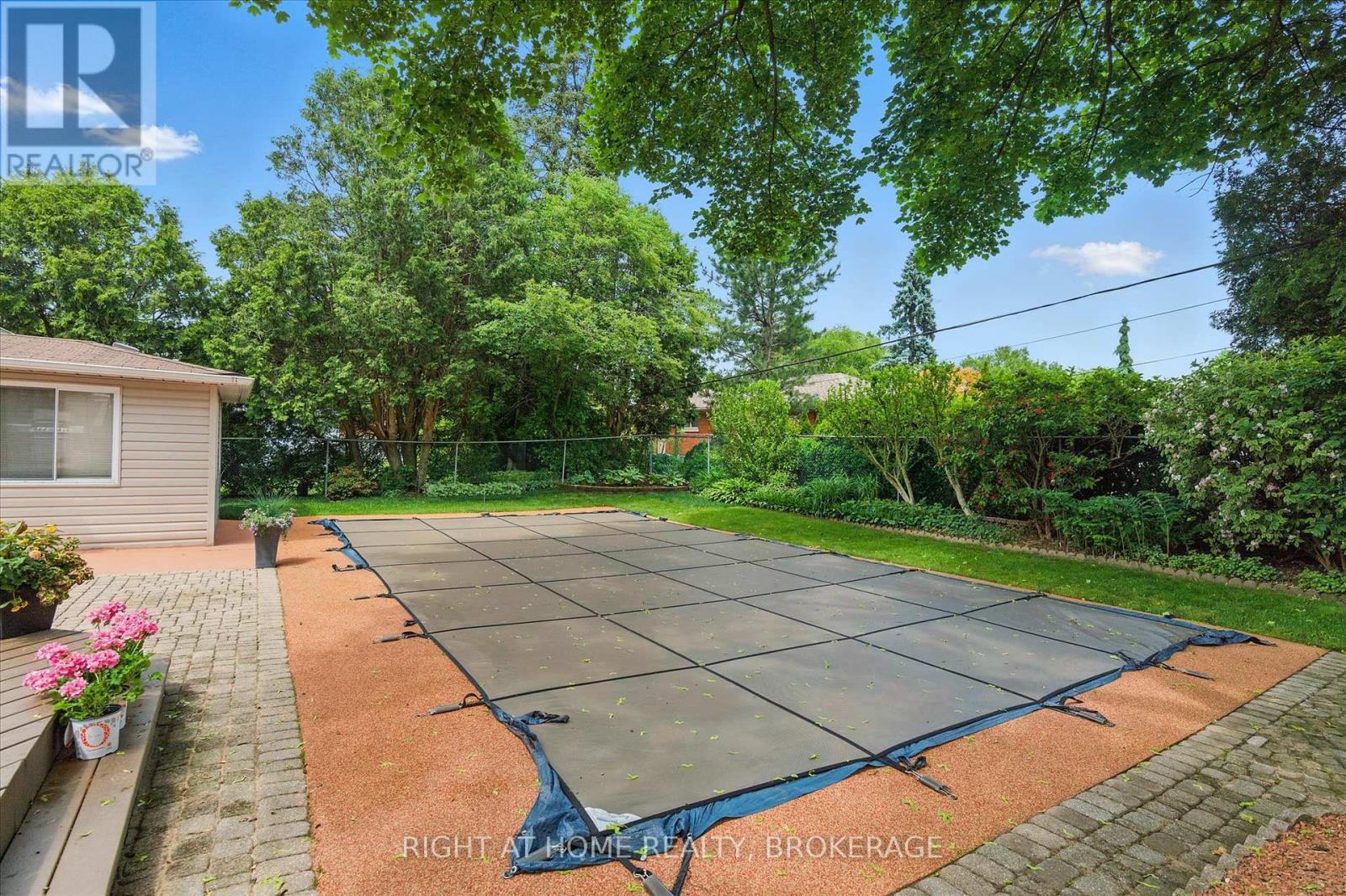 253 Nakoma Road, Hamilton, Ontario  L9G 1S8 - Photo 40 - X12217815
