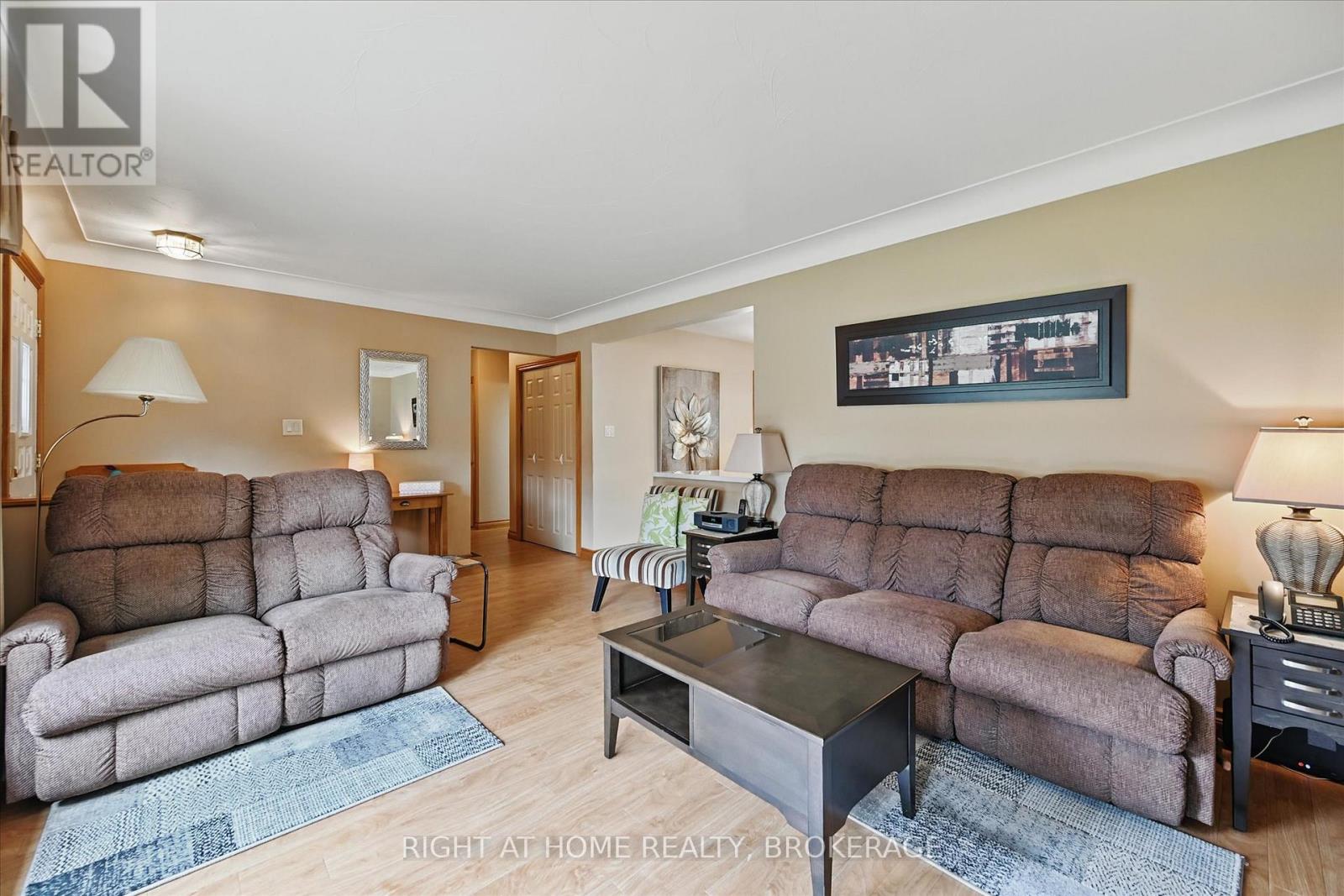 253 Nakoma Road, Hamilton, Ontario  L9G 1S8 - Photo 7 - X12217815