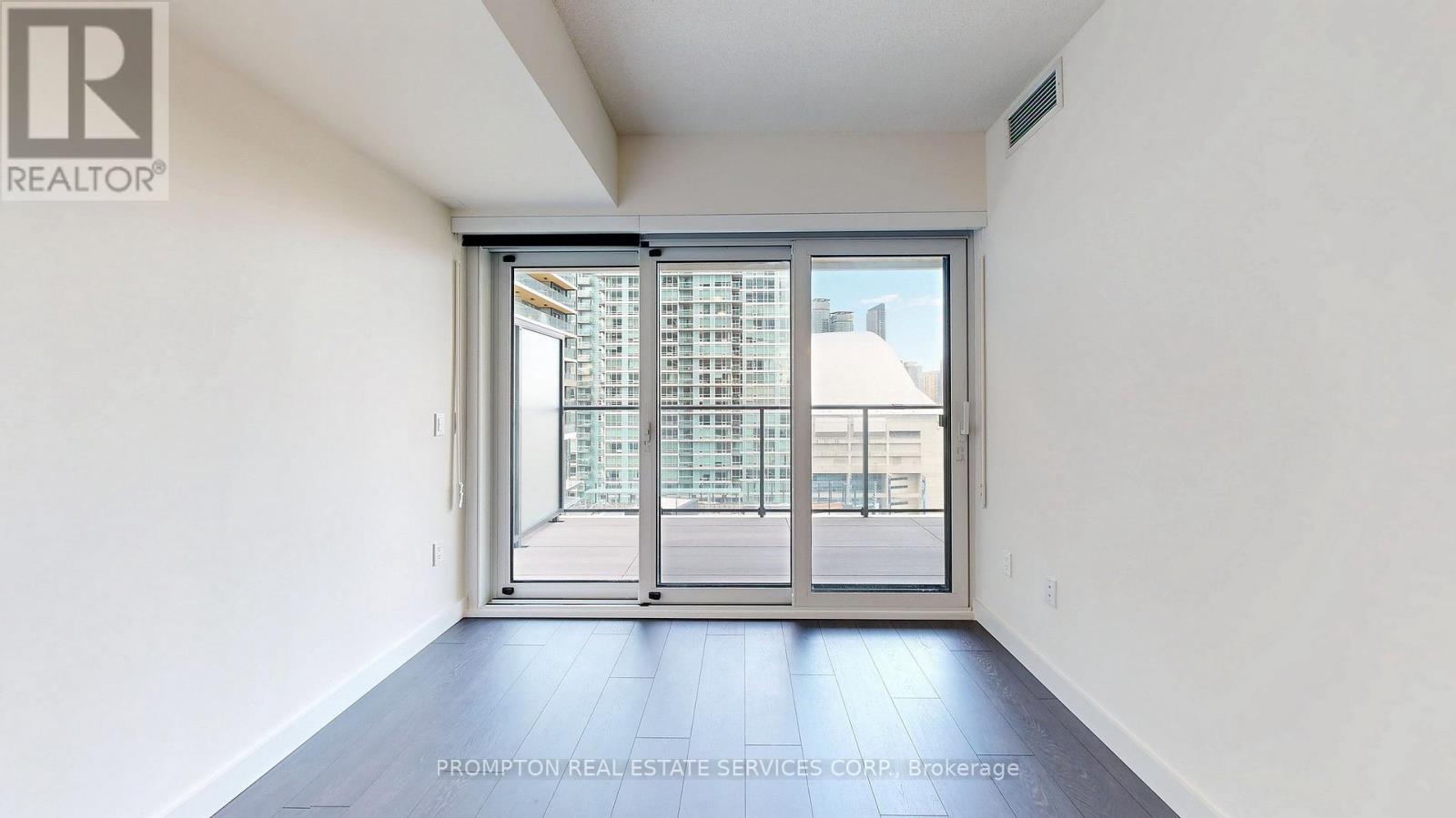 4309 - 3 Concord Cityplace Way, Toronto, Ontario  M5V 0X3 - Photo 10 - C12217859