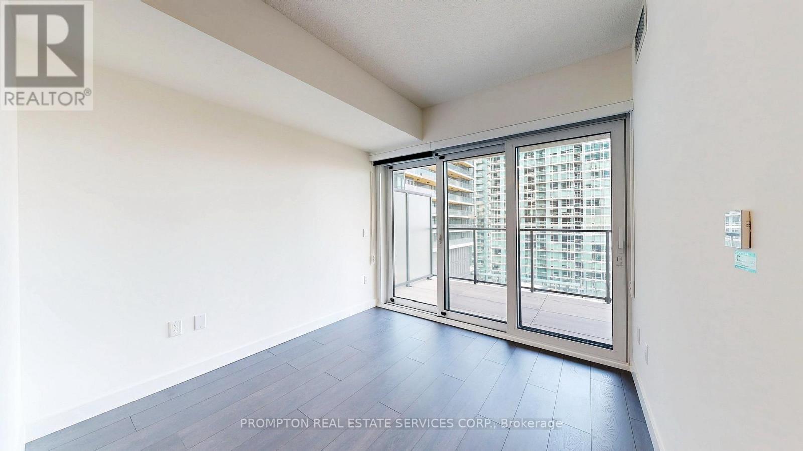 4309 - 3 Concord Cityplace Way, Toronto, Ontario  M5V 0X3 - Photo 11 - C12217859