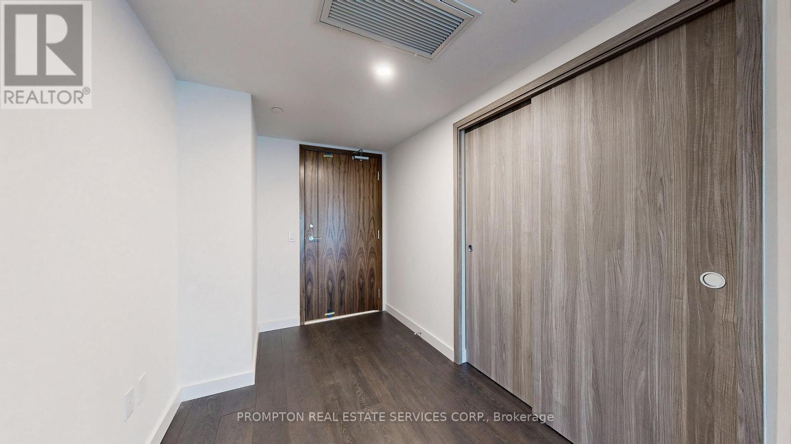 4309 - 3 Concord Cityplace Way, Toronto, Ontario  M5V 0X3 - Photo 2 - C12217859
