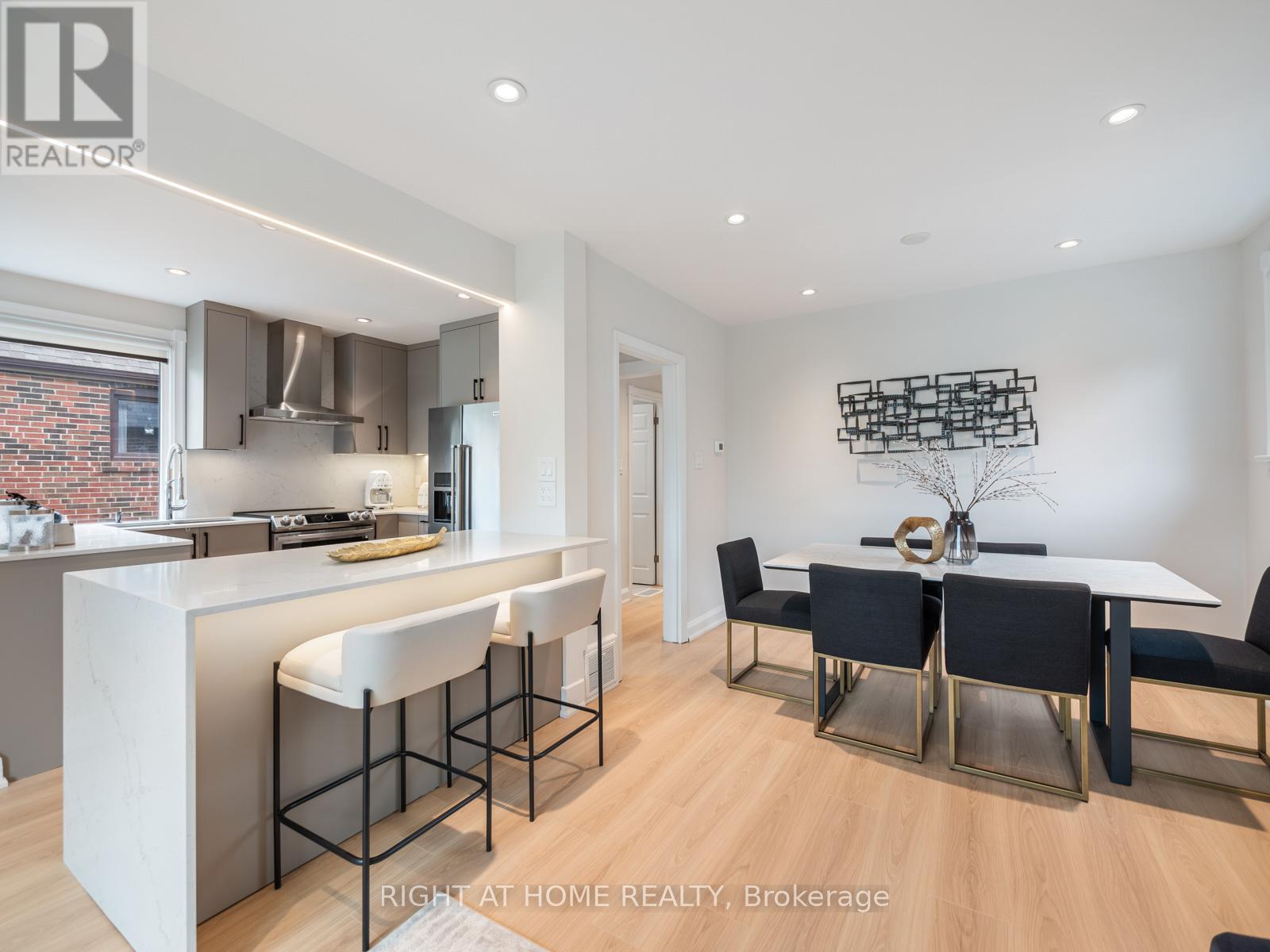 49 Amsterdam Avenue, Toronto, Ontario  M4B 2B9 - Photo 14 - E12217845