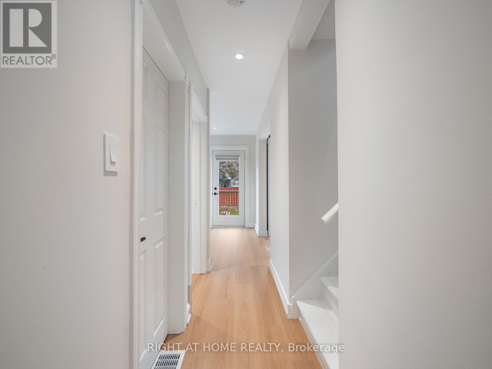 49 Amsterdam Avenue, Toronto, Ontario  M4B 2B9 - Photo 16 - E12217845