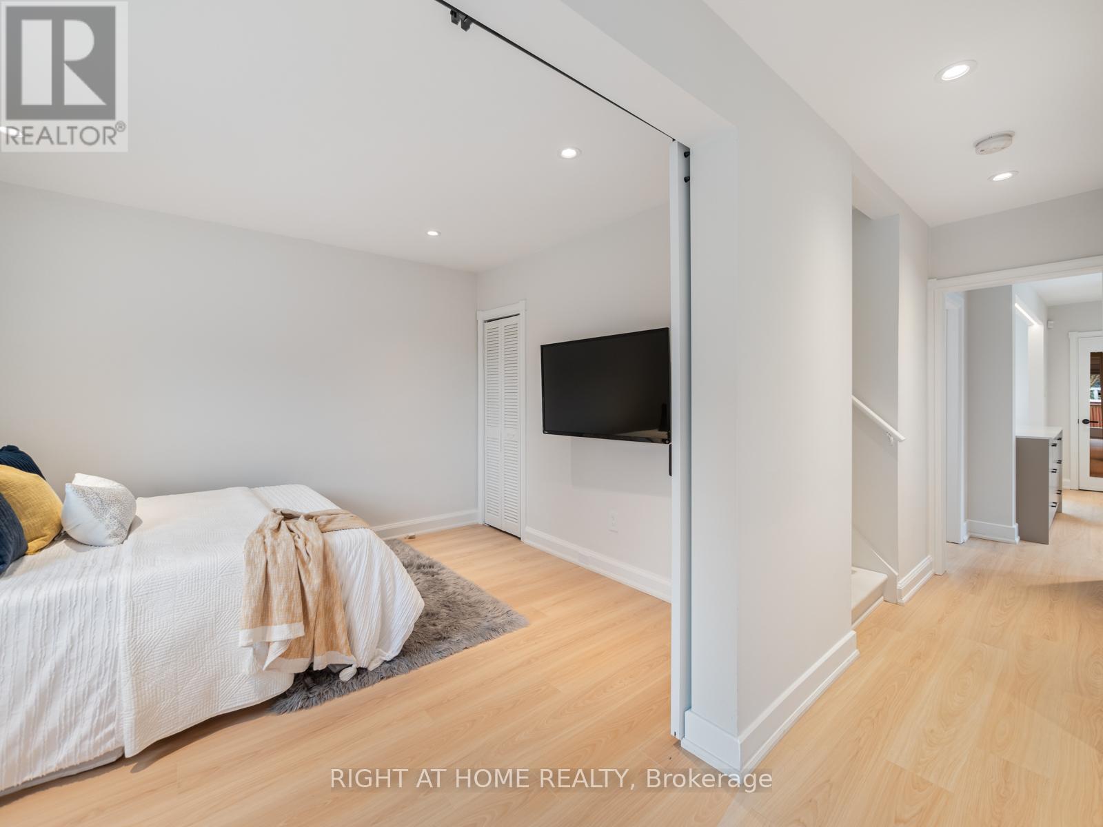 49 Amsterdam Avenue, Toronto, Ontario  M4B 2B9 - Photo 22 - E12217845