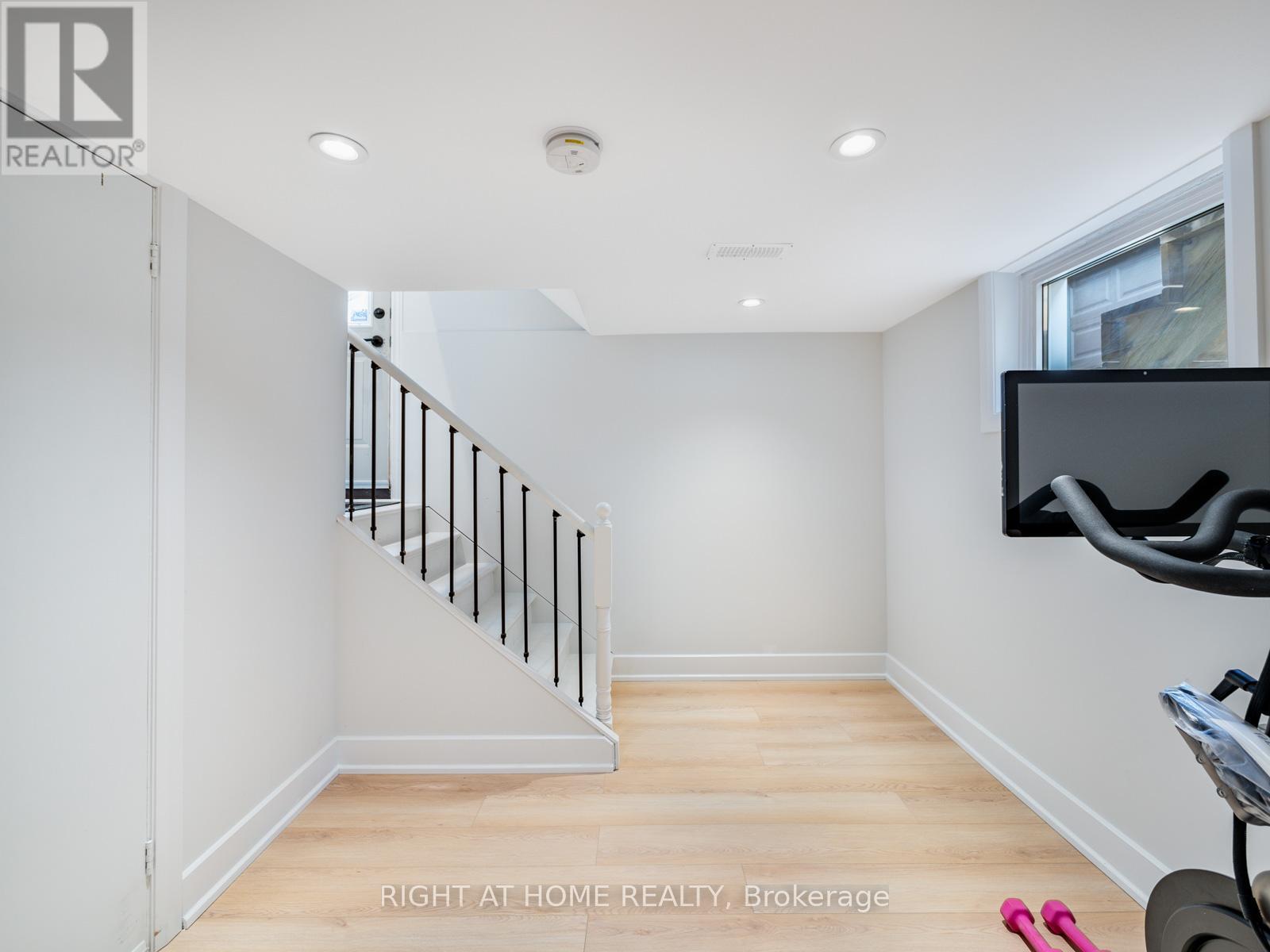 49 Amsterdam Avenue, Toronto, Ontario  M4B 2B9 - Photo 32 - E12217845