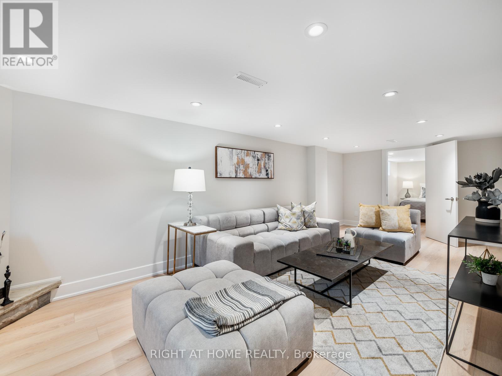 49 Amsterdam Avenue, Toronto, Ontario  M4B 2B9 - Photo 35 - E12217845