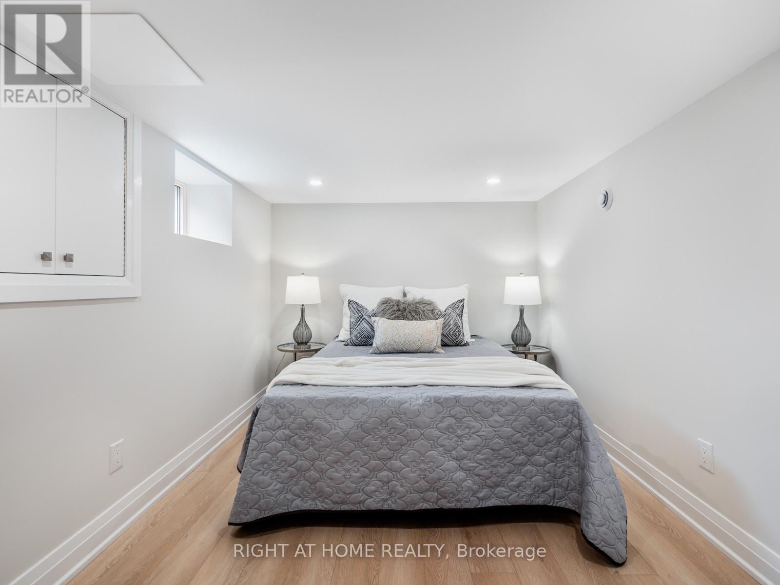 49 Amsterdam Avenue, Toronto, Ontario  M4B 2B9 - Photo 38 - E12217845