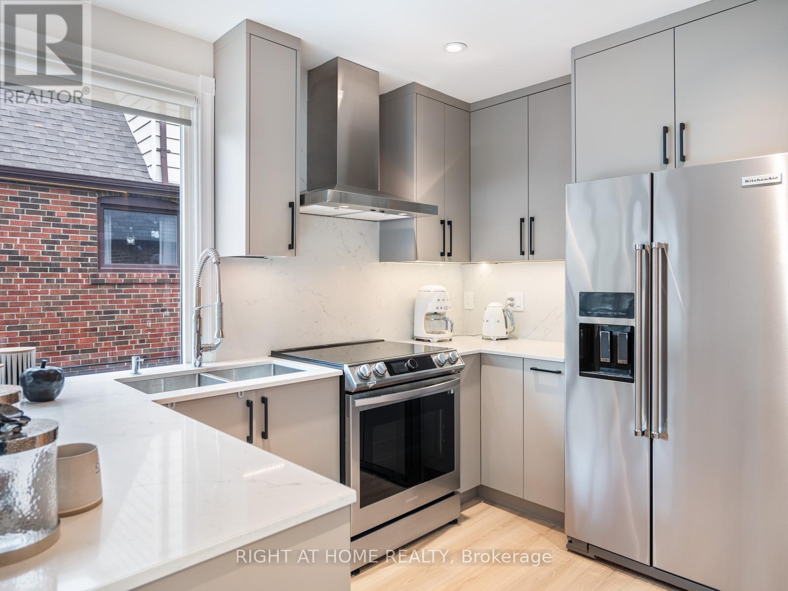 49 Amsterdam Avenue, Toronto, Ontario  M4B 2B9 - Photo 4 - E12217845