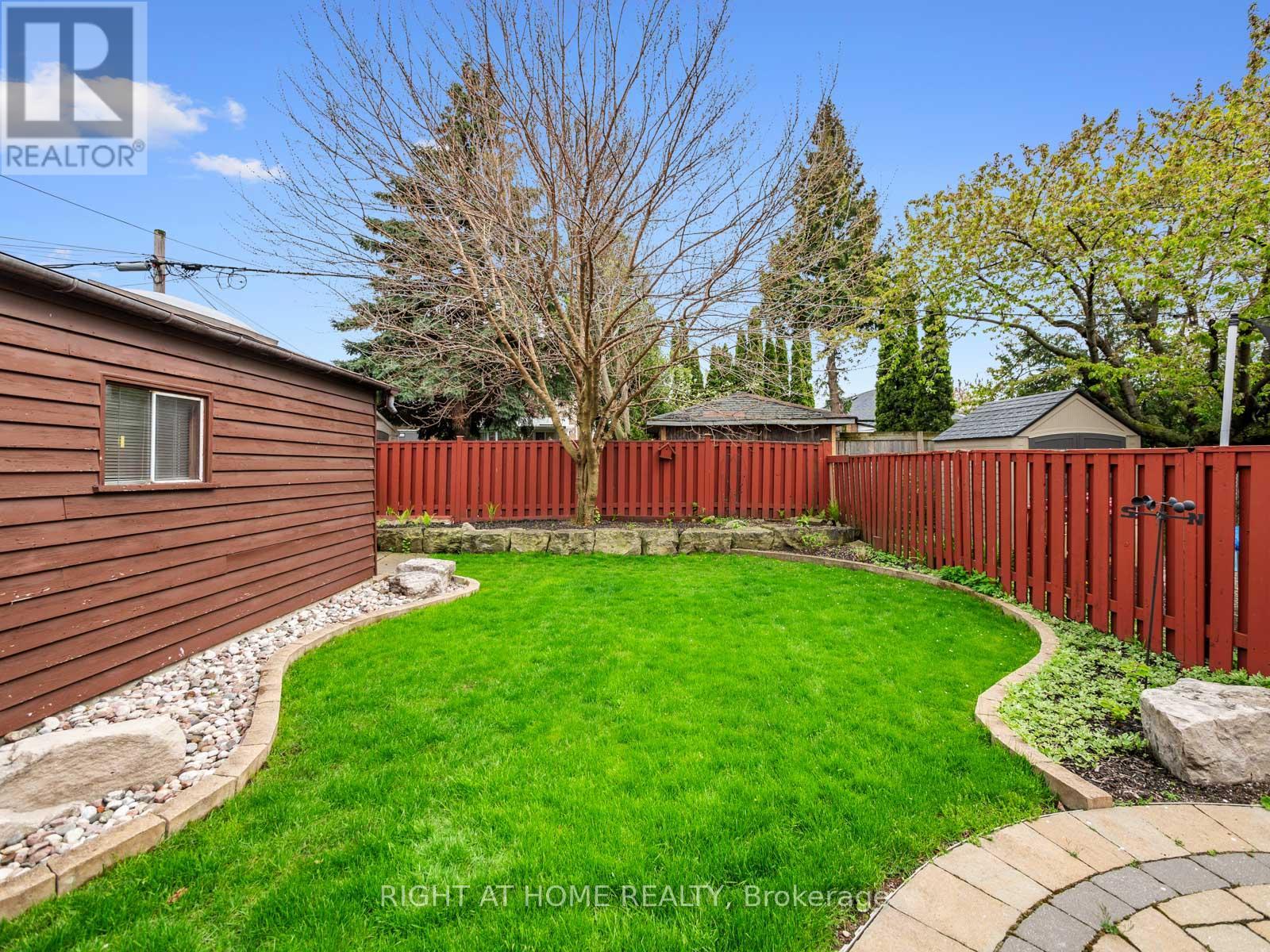 49 Amsterdam Avenue, Toronto, Ontario  M4B 2B9 - Photo 44 - E12217845