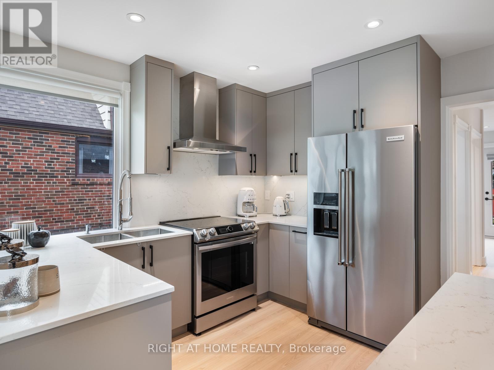 49 Amsterdam Avenue, Toronto, Ontario  M4B 2B9 - Photo 6 - E12217845