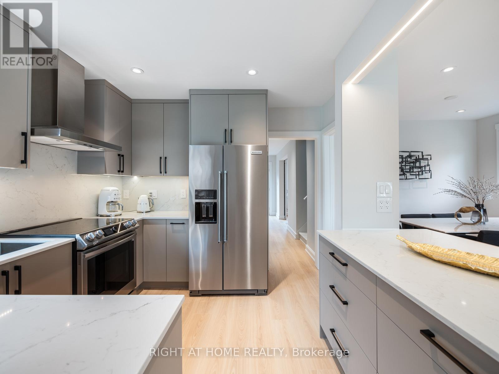 49 Amsterdam Avenue, Toronto, Ontario  M4B 2B9 - Photo 7 - E12217845