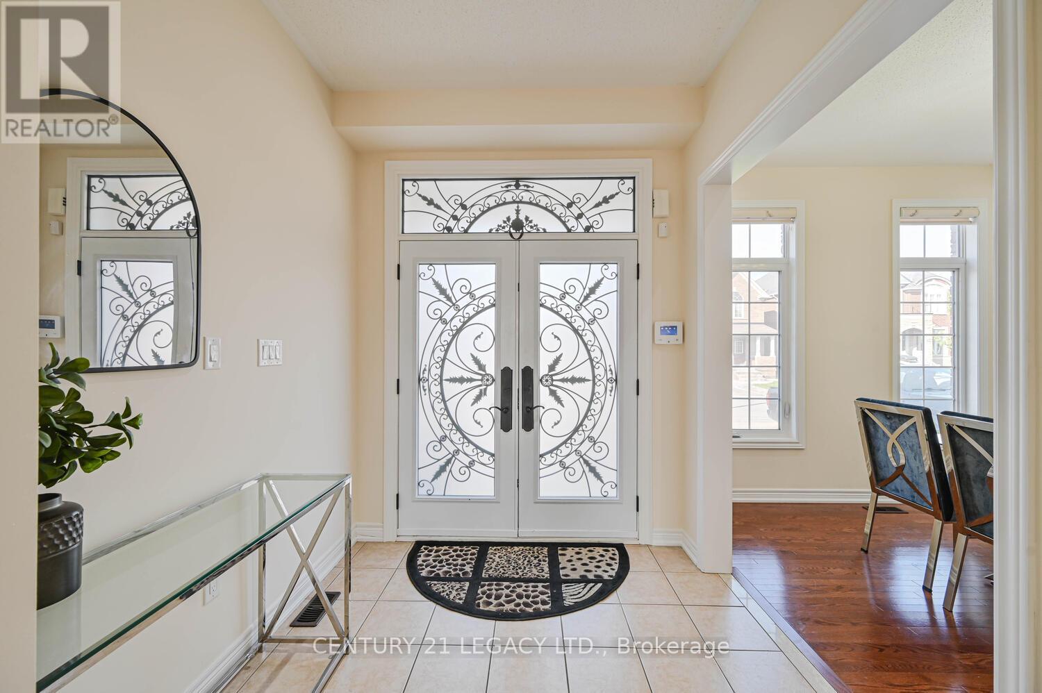 58 Gamson Crescent, Brampton, Ontario  L6R 0V6 - Photo 5 - W12217854