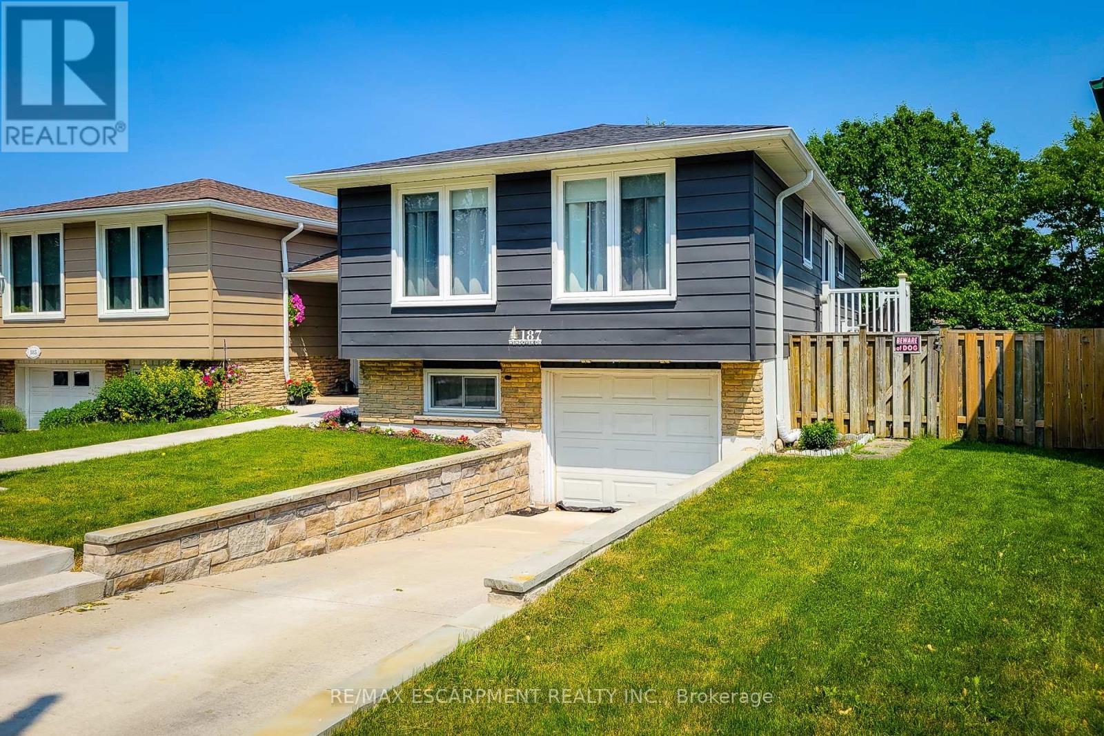 187 Wendover Drive, Hamilton, Ontario  L9C 5X6 - Photo 2 - X12217860