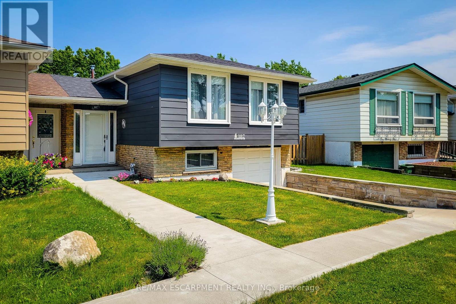 187 Wendover Drive, Hamilton, Ontario  L9C 5X6 - Photo 4 - X12217860