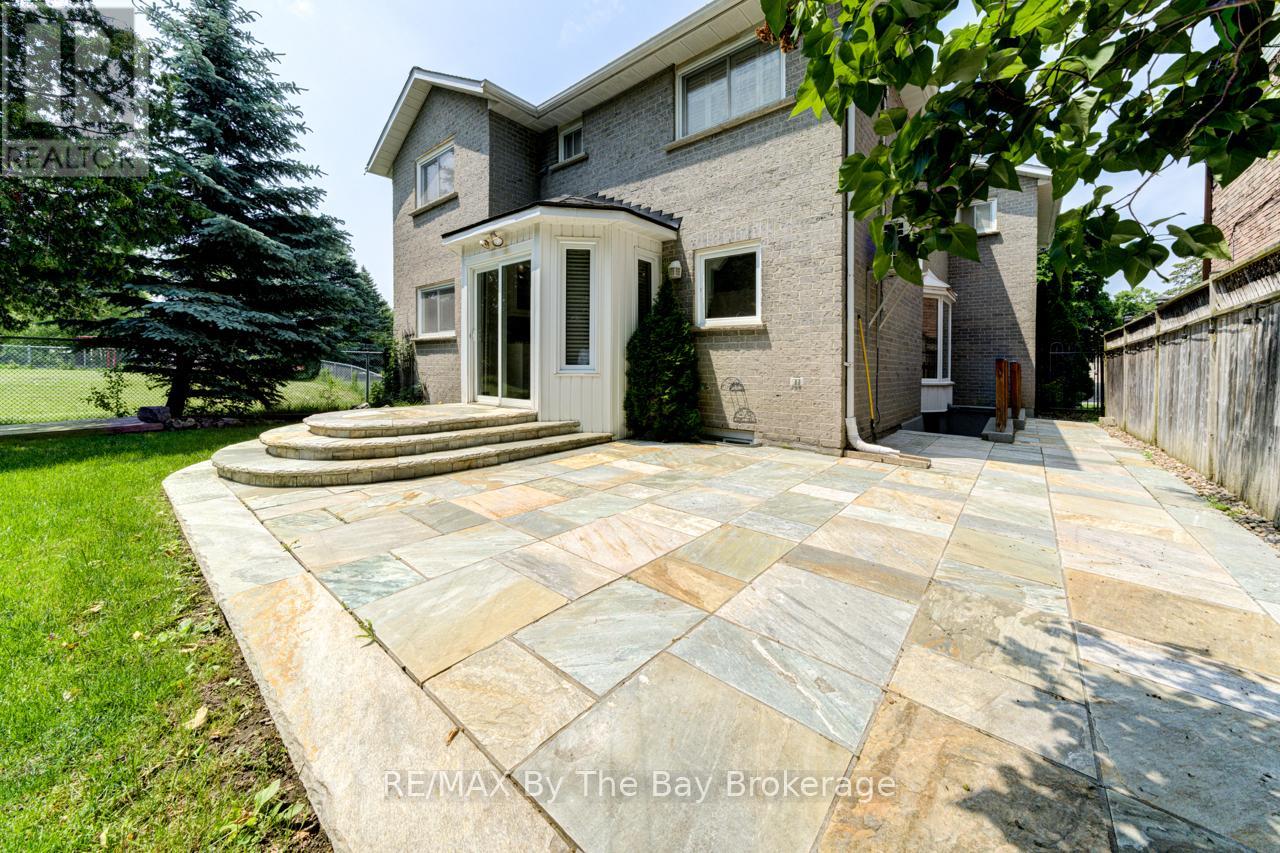 145 Old Surrey Lane, Richmond Hill, Ontario  L4C 6R9 - Photo 2 - N12217922