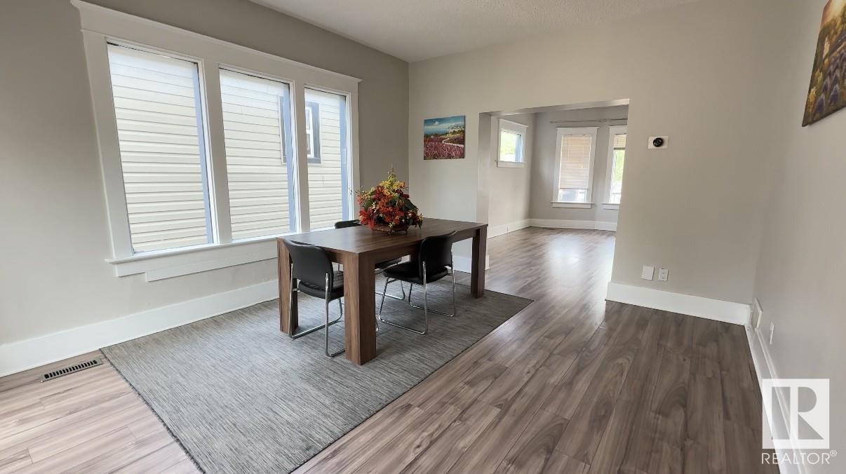 Property at 9862 76 AV NW image 4