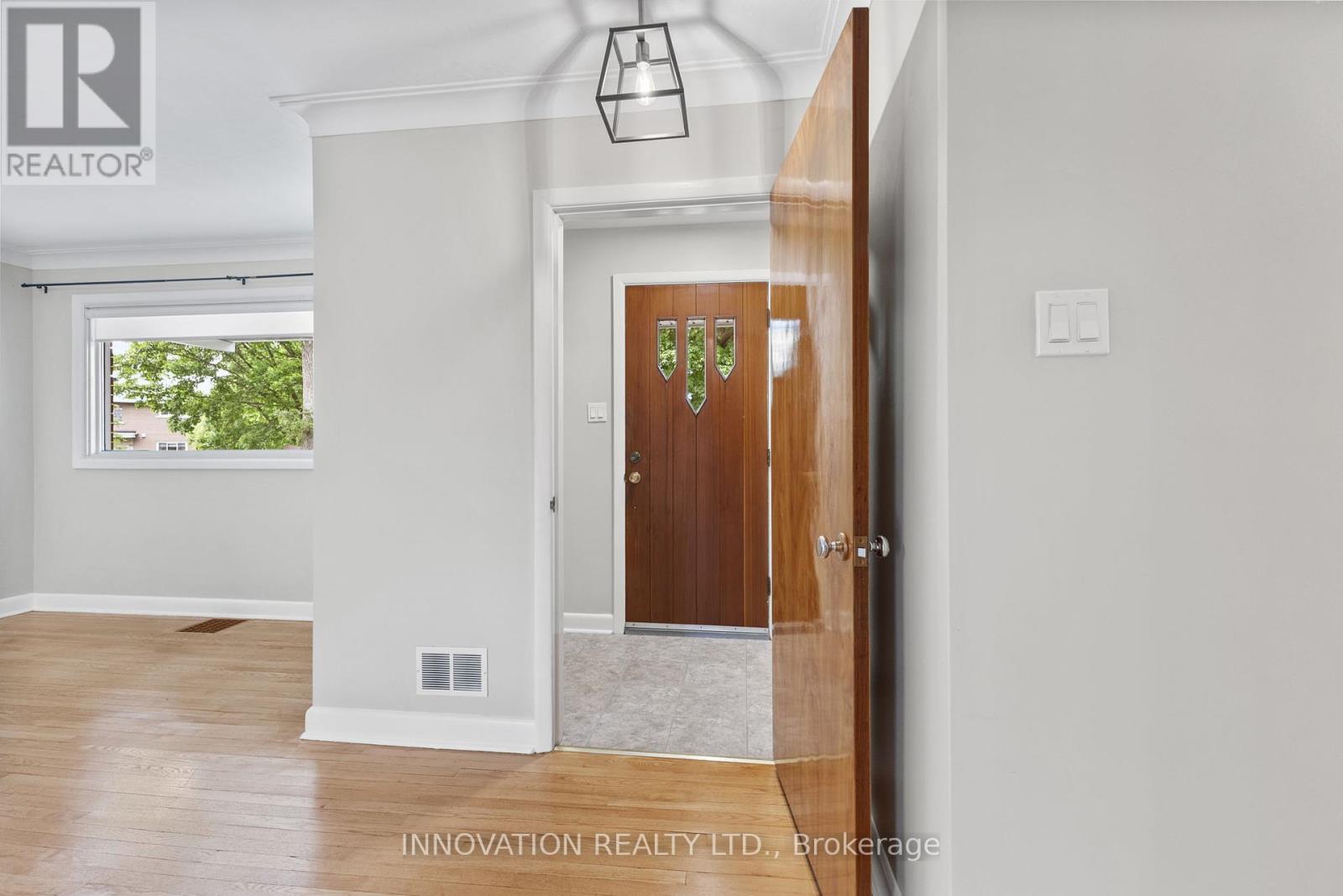 1487 Caverley Street, Ottawa, Ontario  K1G 0X9 - Photo 8 - X12217929
