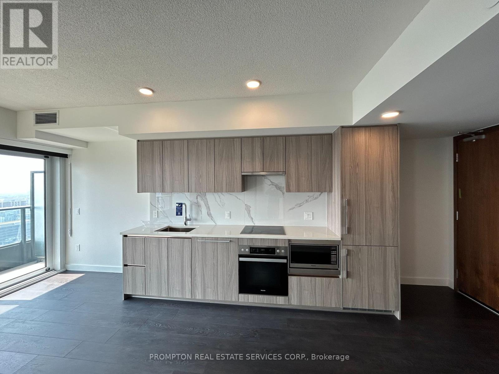 3801 - 3 Concord Cityplace Way, Toronto, Ontario  M5V 0X4 - Photo 9 - C12217889