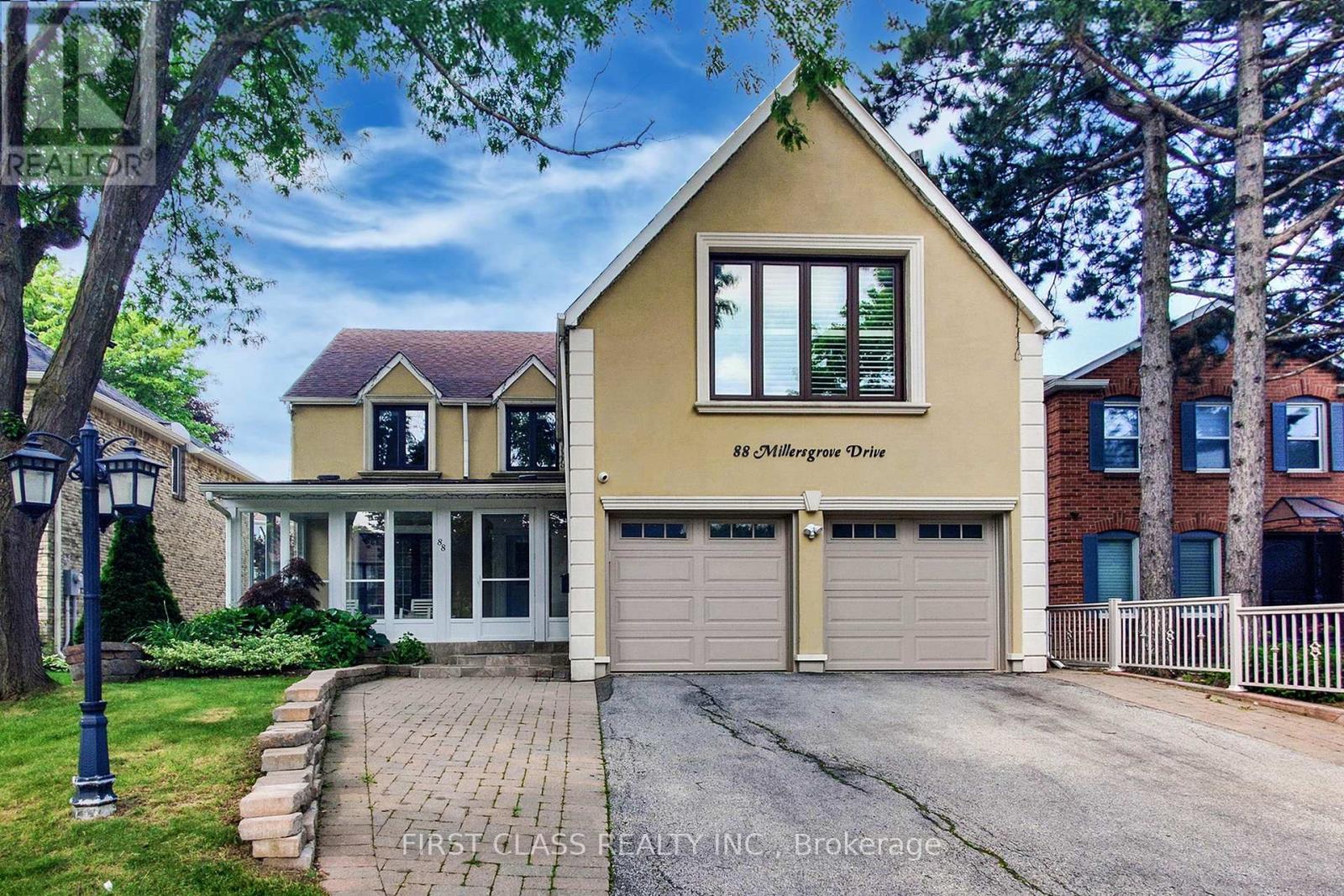 <div class="slider-price">$1,899,900</div><p>88 Millersgrove Drive, Toronto, Ontario</p>