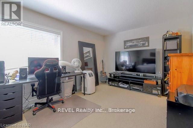 12 - 60 Canterbury Drive, St. Catharines, Ontario  L2P 0E7 - Photo 14 - X12089758