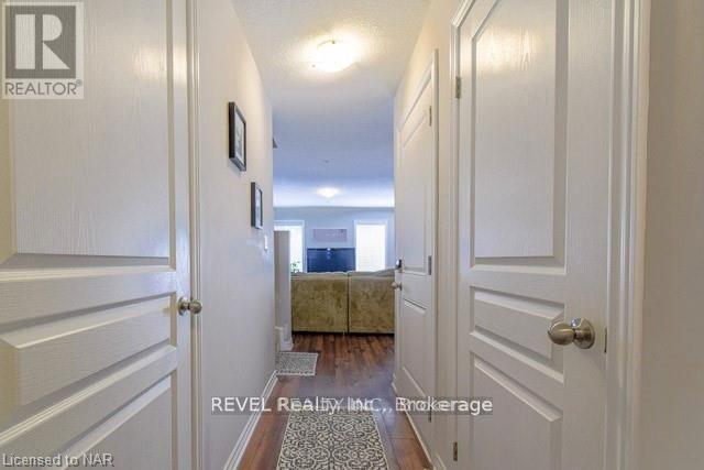 12 - 60 Canterbury Drive, St. Catharines, Ontario  L2P 0E7 - Photo 6 - X12089758