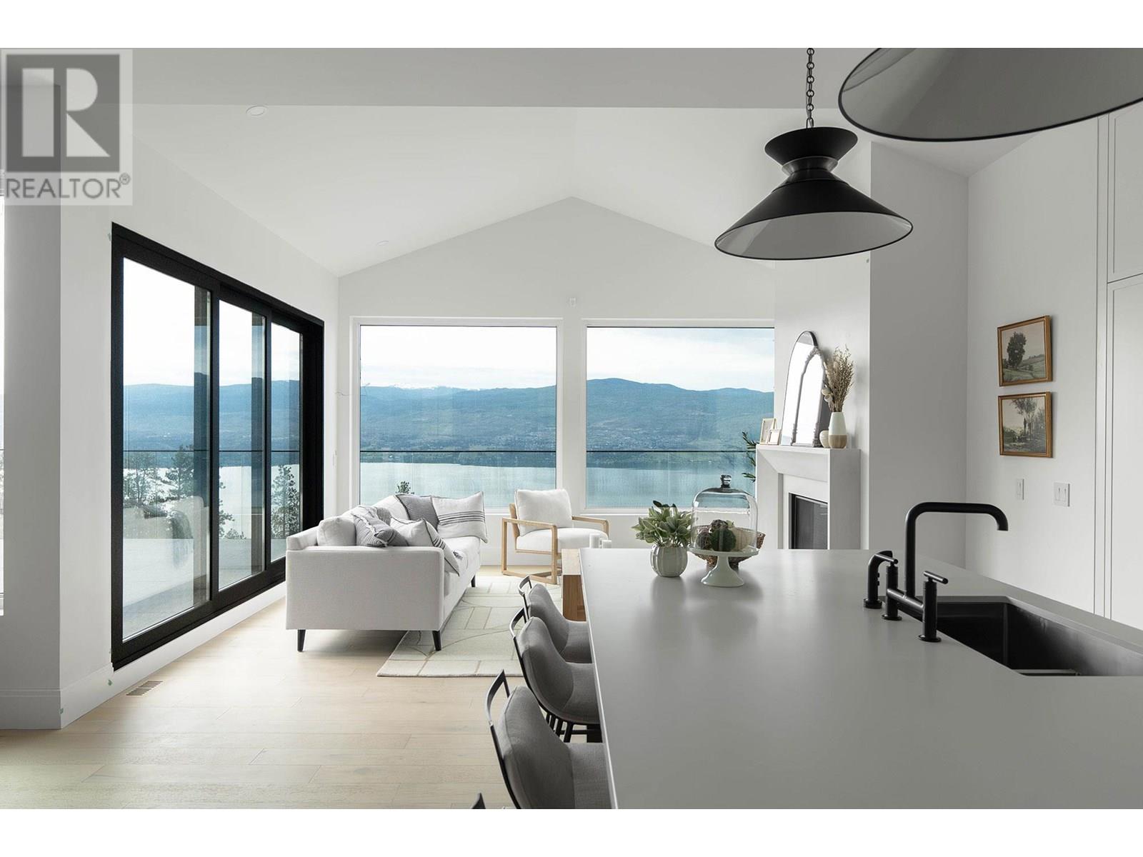 1327 Vineyard Drive, West Kelowna, British Columbia  V4T 3H9 - Photo 6 - 10352028