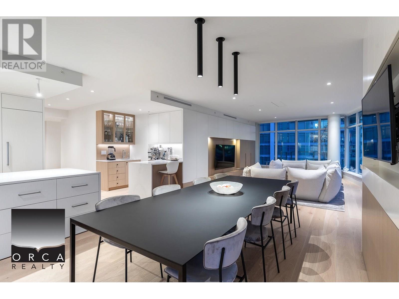 405 175 Victory Ship Way, North Vancouver, British Columbia  V7L 0G1 - Photo 12 - R3012605