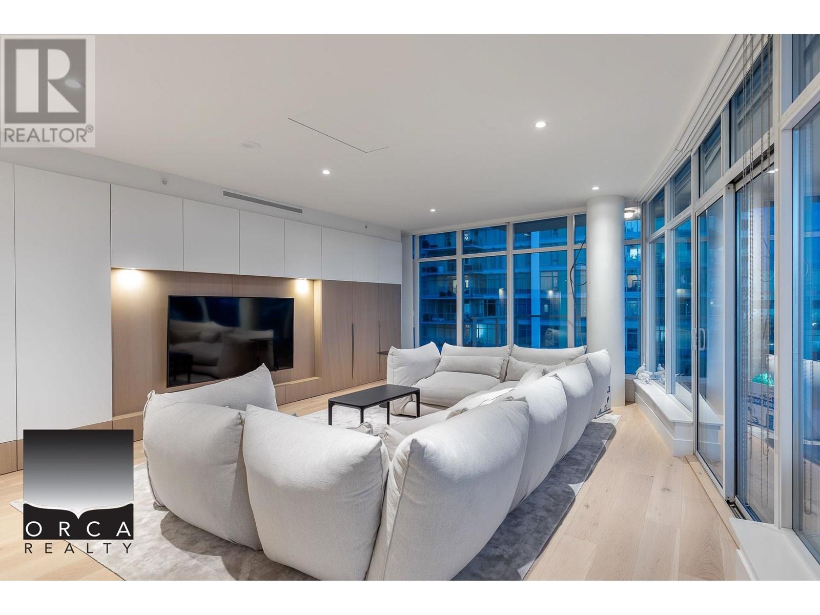 405 175 Victory Ship Way, North Vancouver, British Columbia  V7L 0G1 - Photo 15 - R3012605