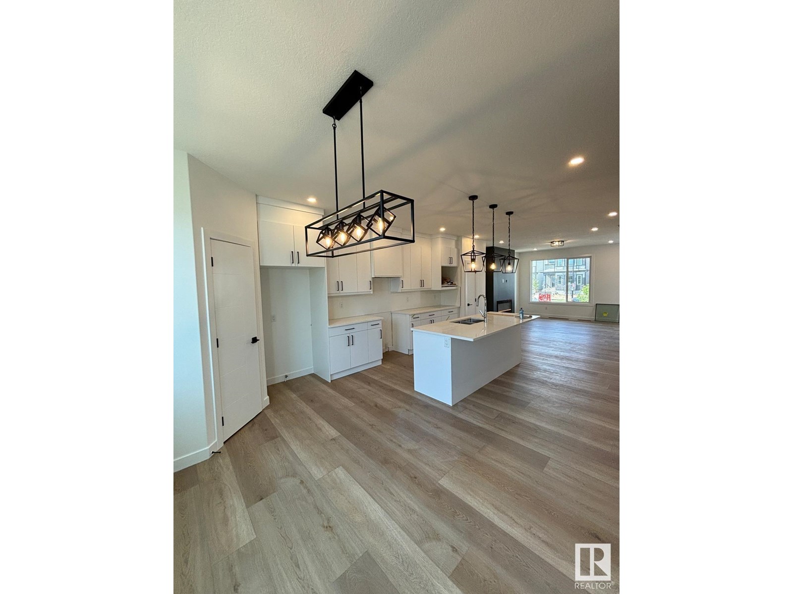 4207 38 St, Beaumont, Alberta  T4X 3B2 - Photo 7 - E4442158