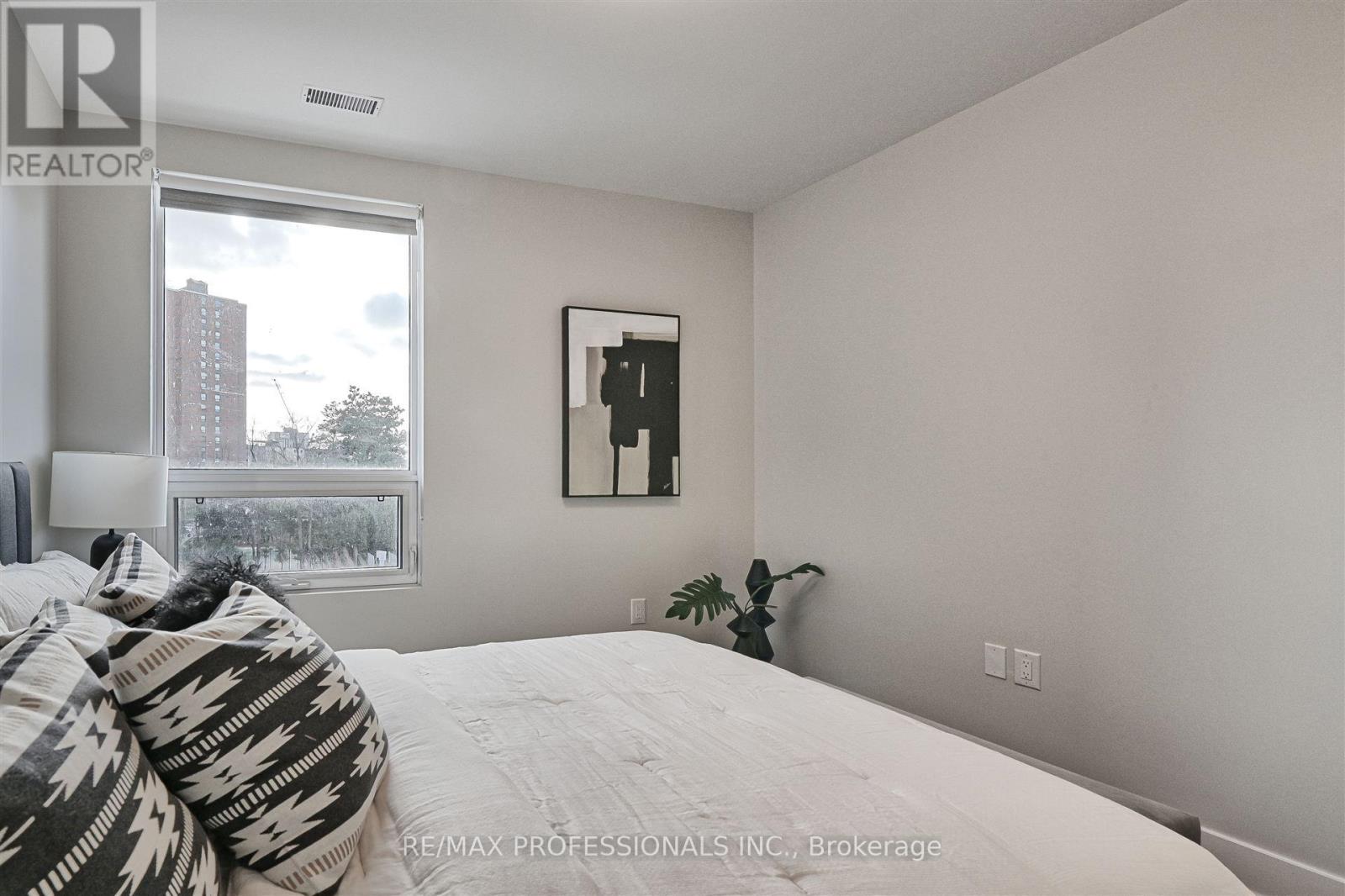 126 - 62 Dixfield Drive, Toronto, Ontario  M9C 3W1 - Photo 11 - W12217883
