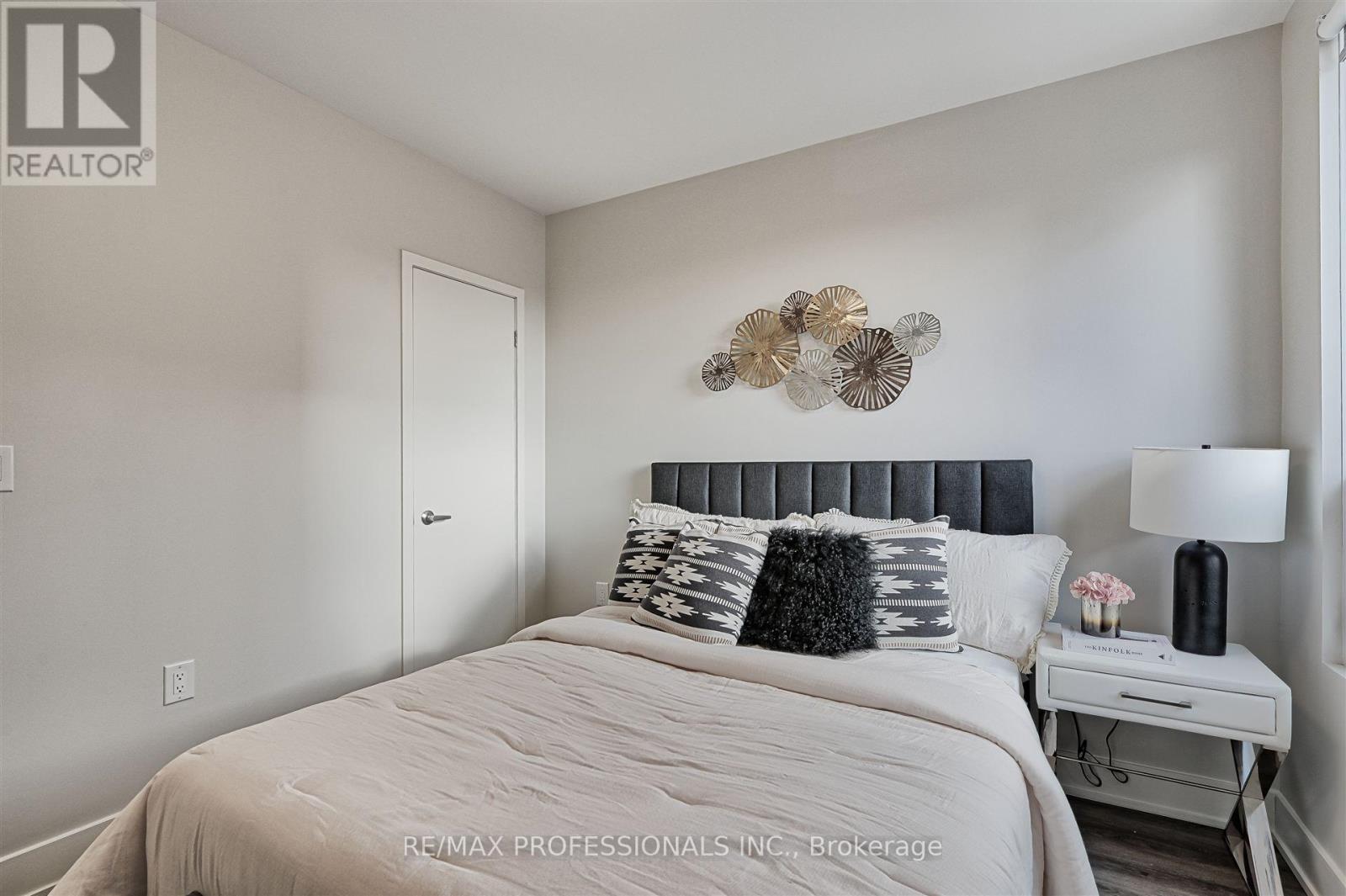 126 - 62 Dixfield Drive, Toronto, Ontario  M9C 3W1 - Photo 12 - W12217883